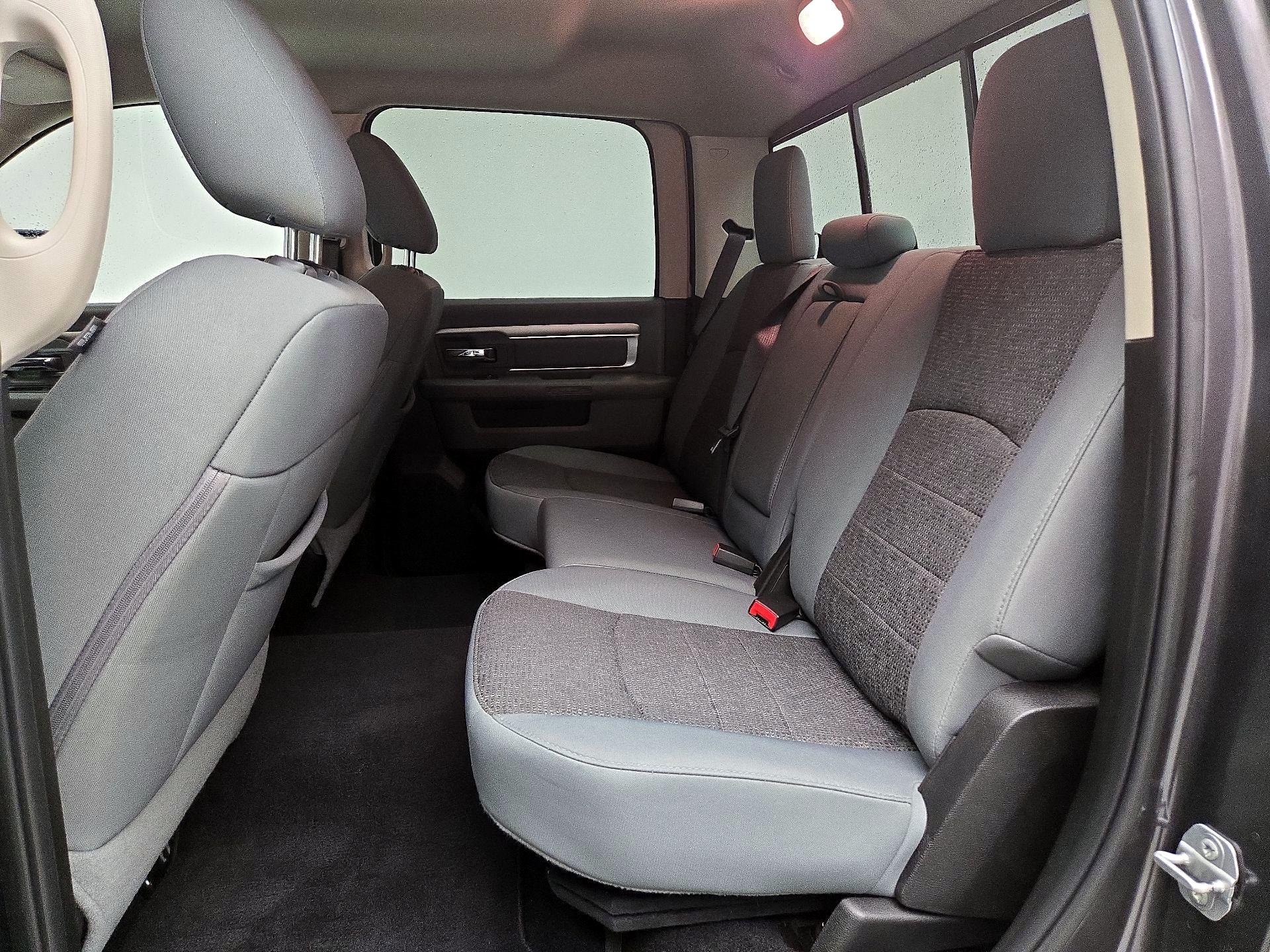 Thumbnail: 2019 RAM 1500 Classic - 19