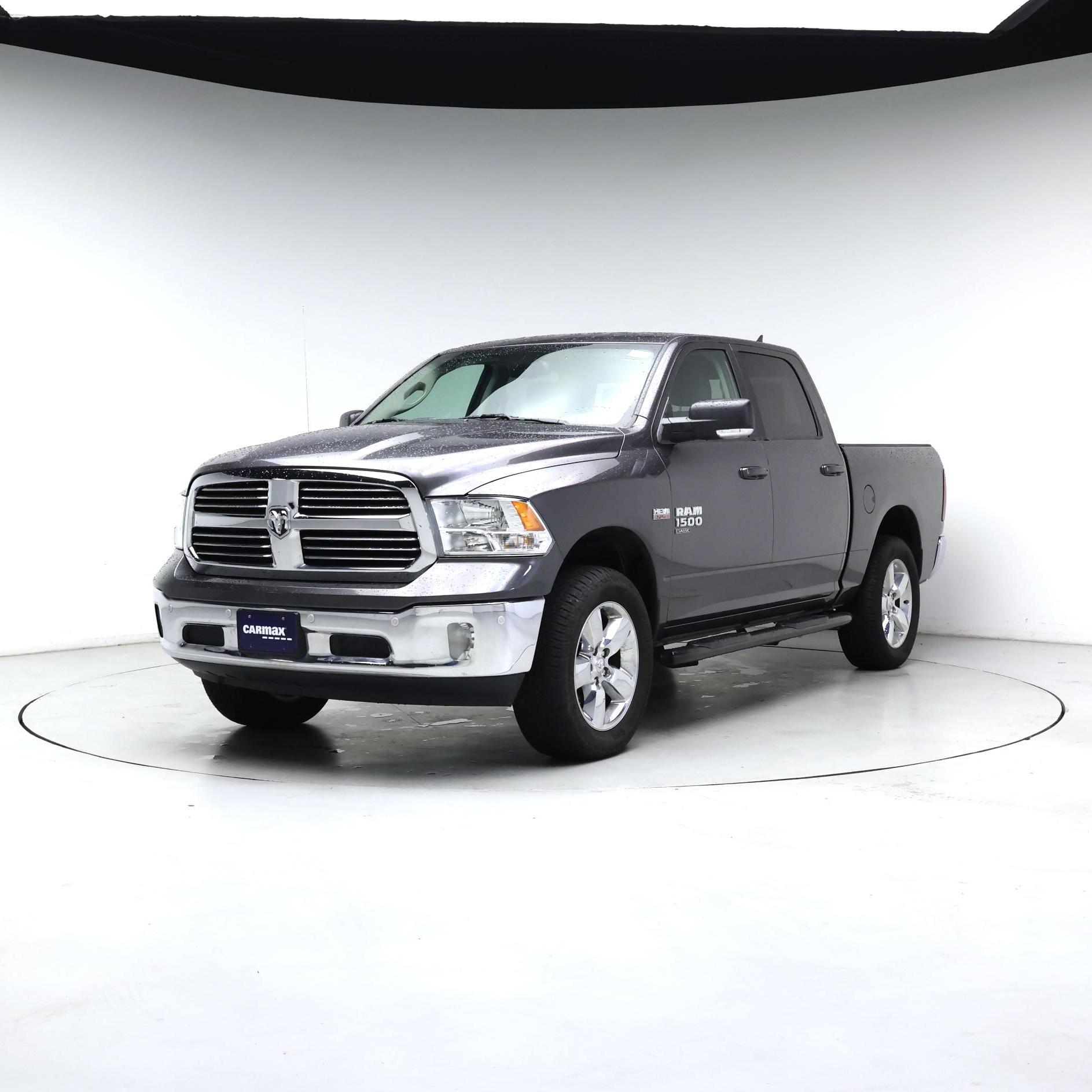 Thumbnail: 2019 RAM 1500 Classic - 4