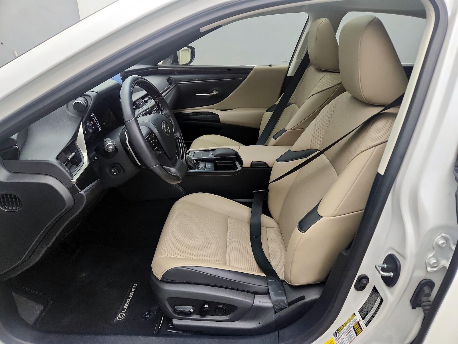 2020 Lexus ES 350 - Photo 12
