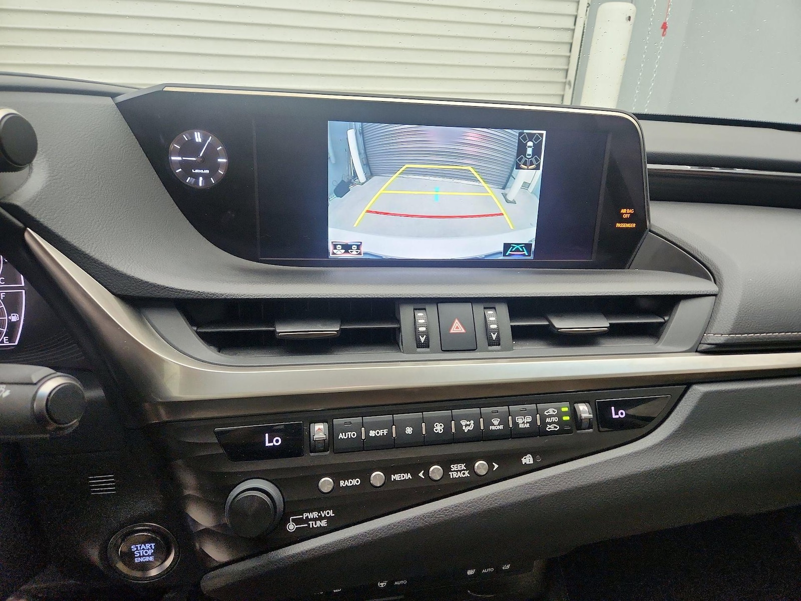 2020 Lexus ES 350 - Photo 16