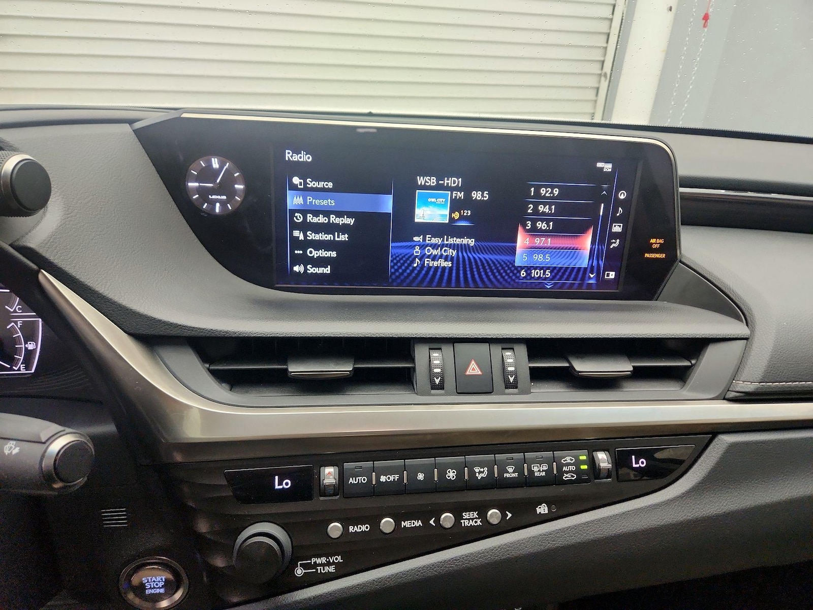 2020 Lexus ES 350 - Photo 17