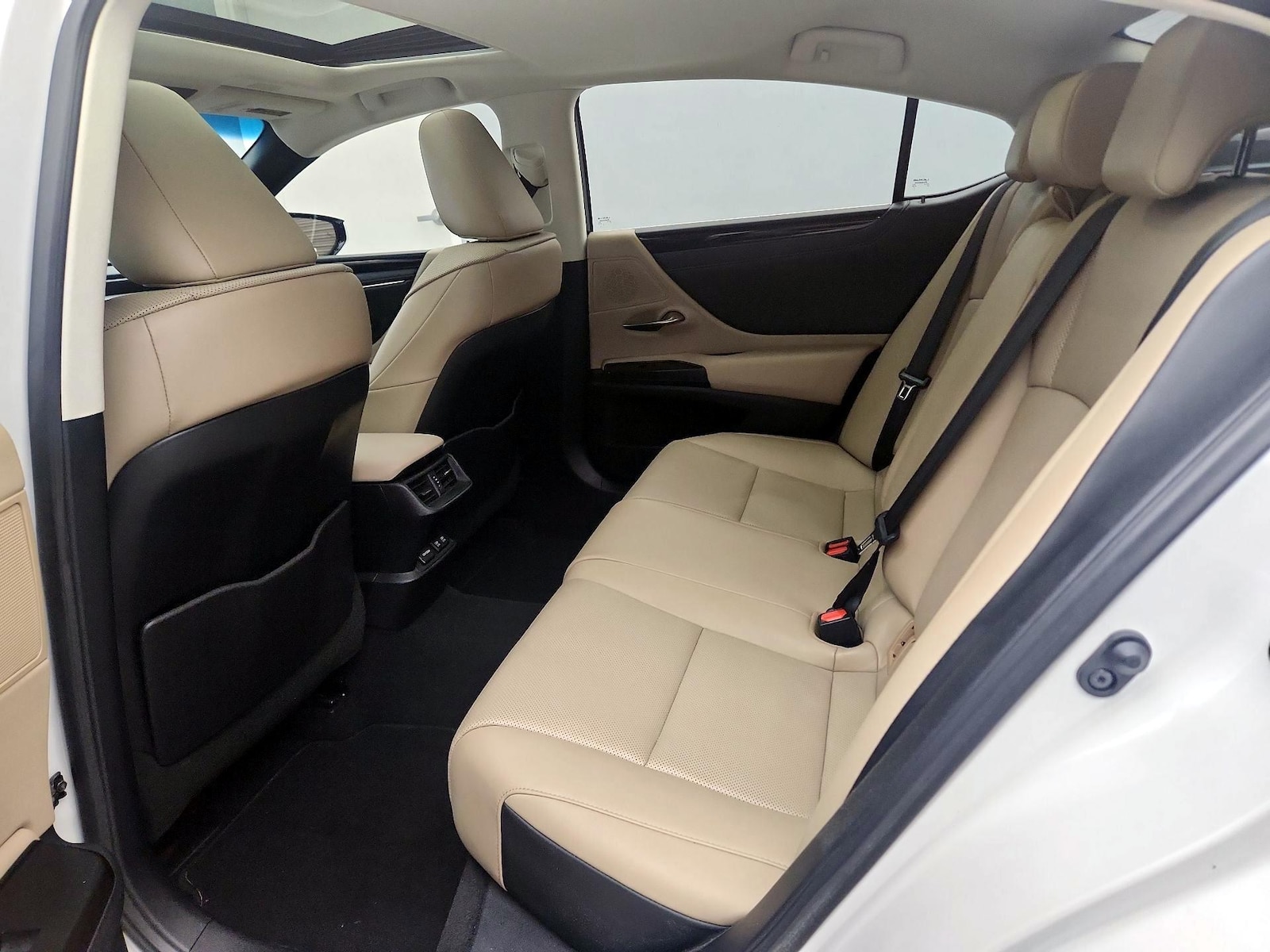 2020 Lexus ES 350 - Photo 22