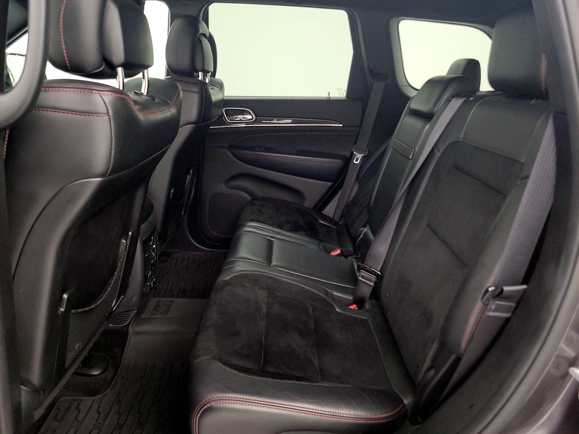 Thumbnail: 2017 Jeep Grand Cherokee - 20