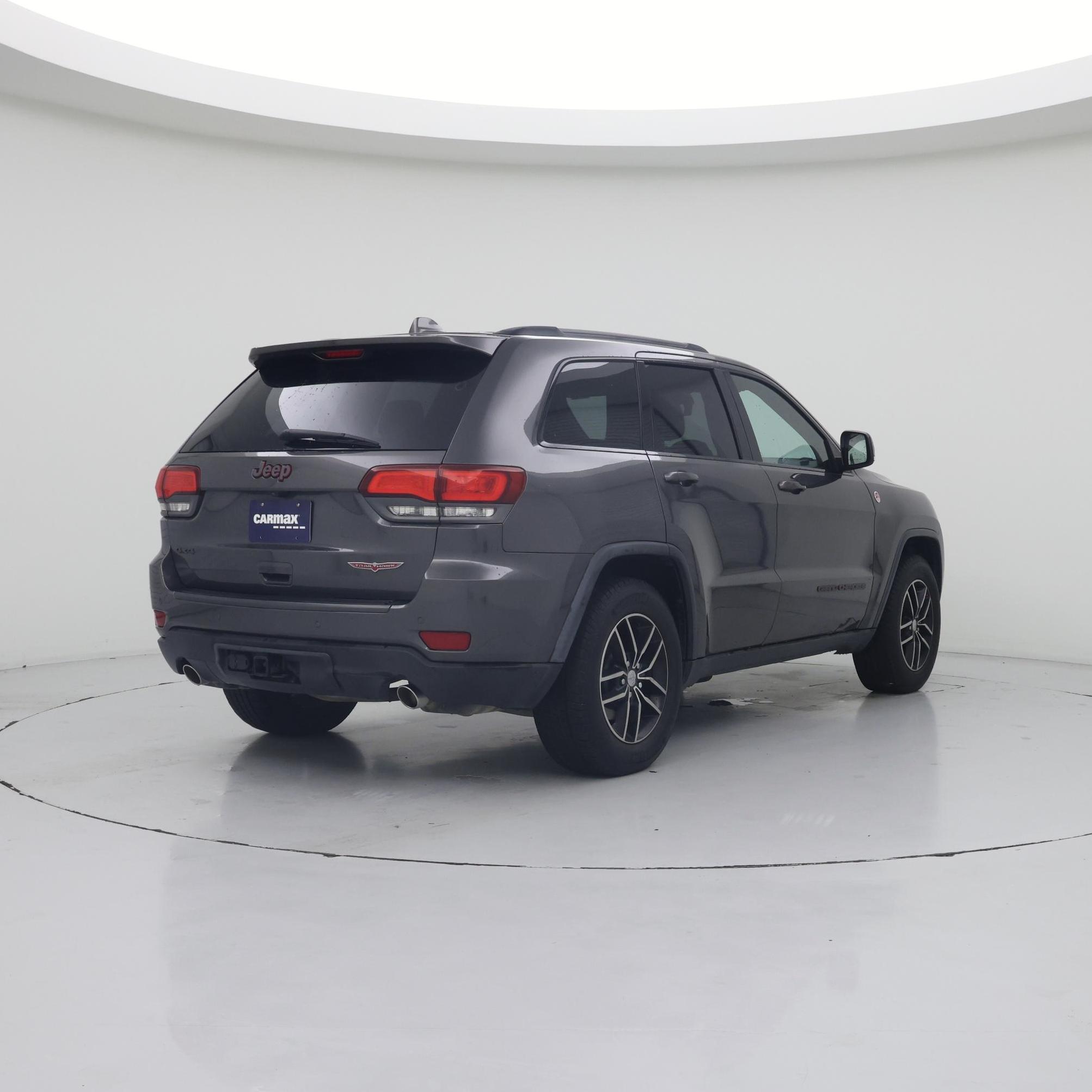 Thumbnail: 2017 Jeep Grand Cherokee - 8