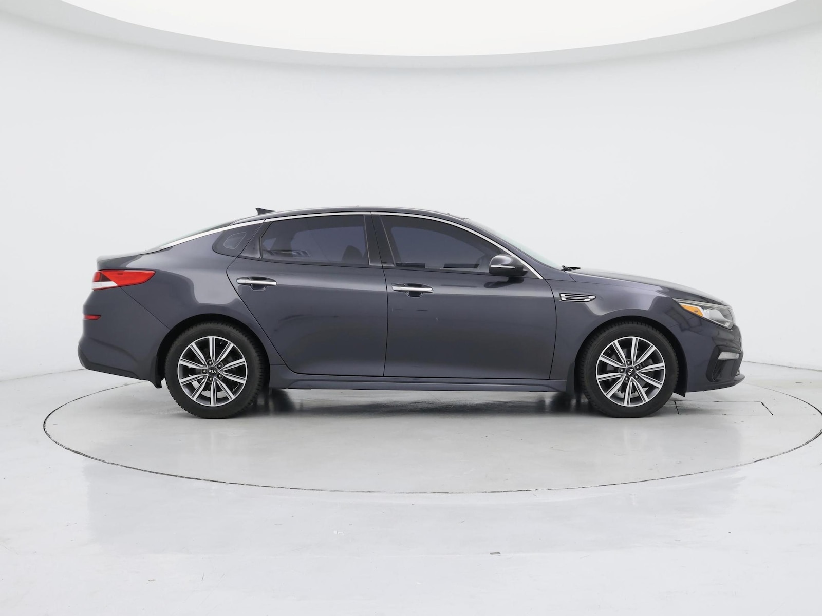 2019 Kia Optima LX - Photo 8