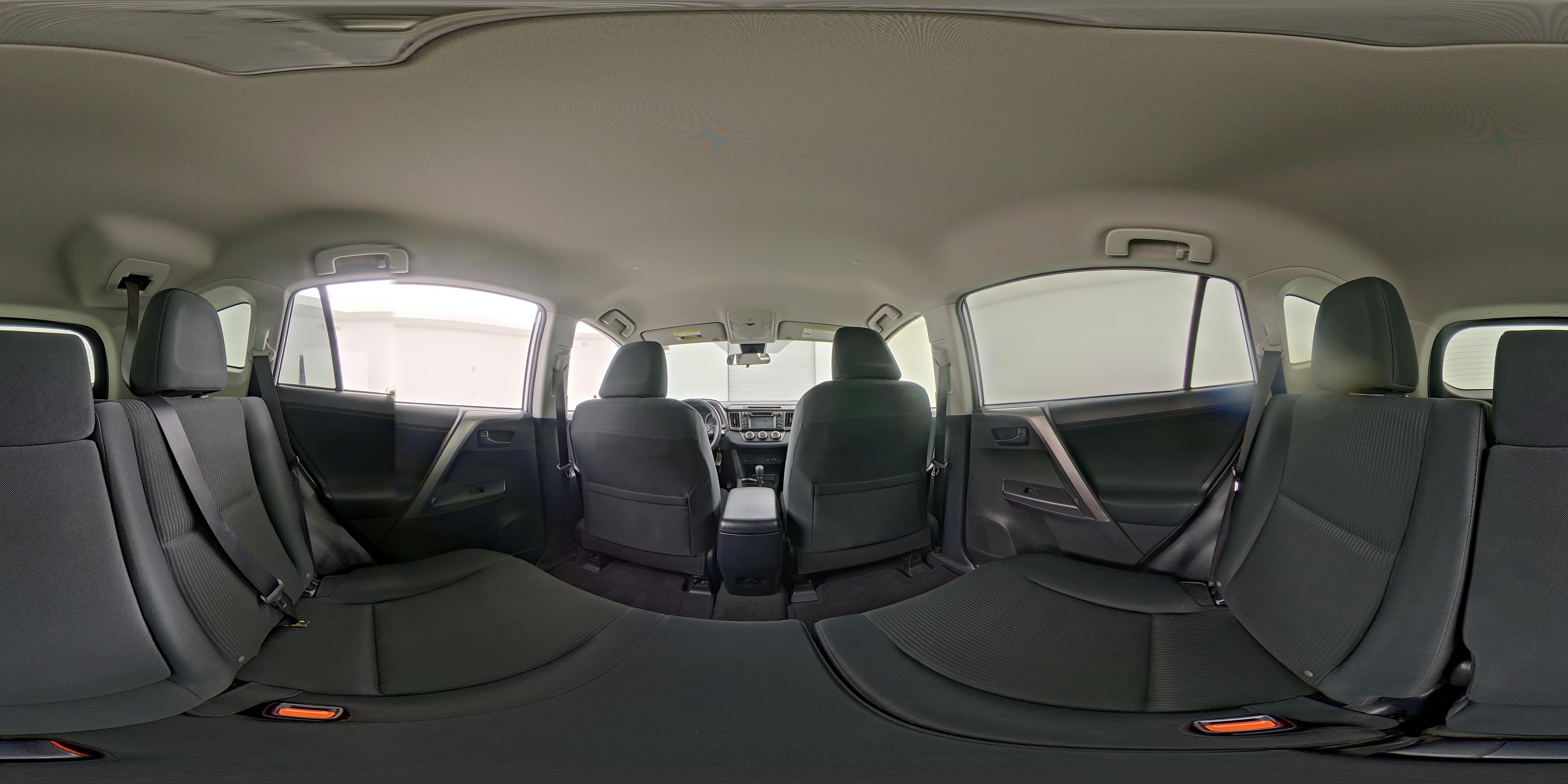 2018 Toyota RAV4 LE - Photo 25