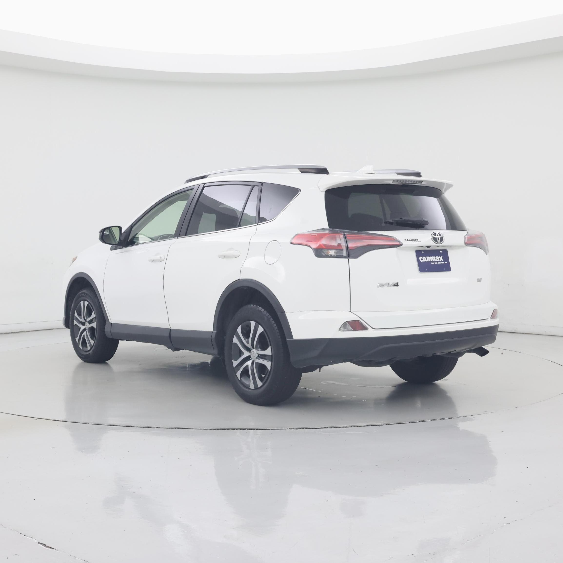 Thumbnail: 2018 Toyota RAV4 - 2