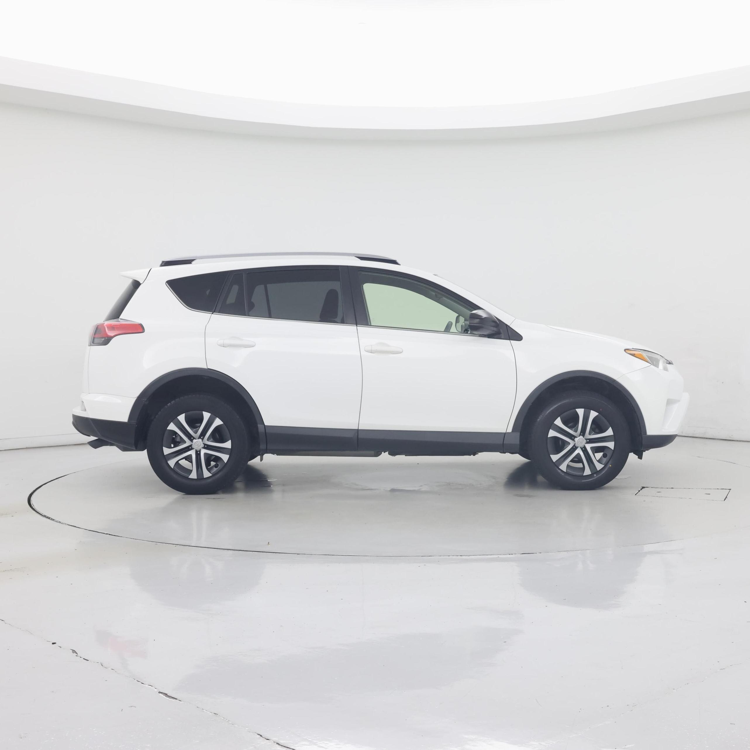 Thumbnail: 2018 Toyota RAV4 - 7