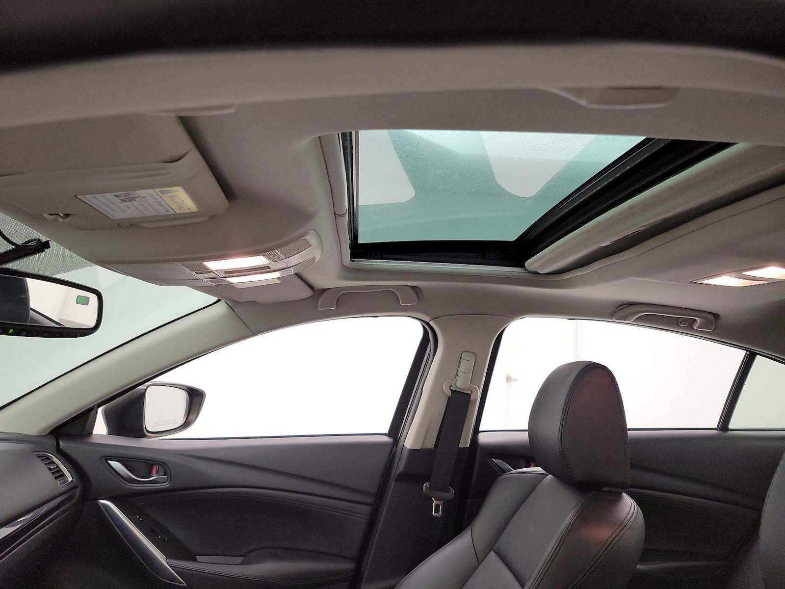 Sunroof(s) & Overhead Airbags