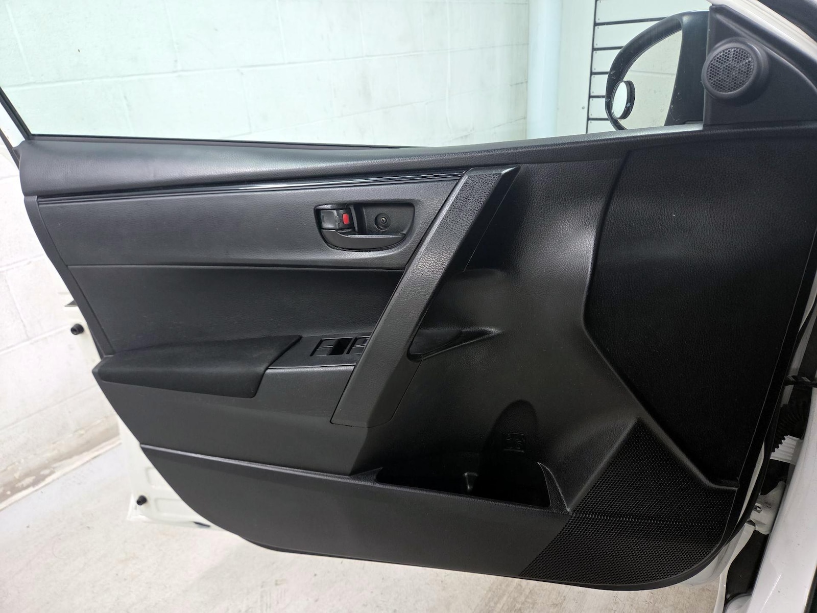 2017 Toyota Corolla L - Photo 13