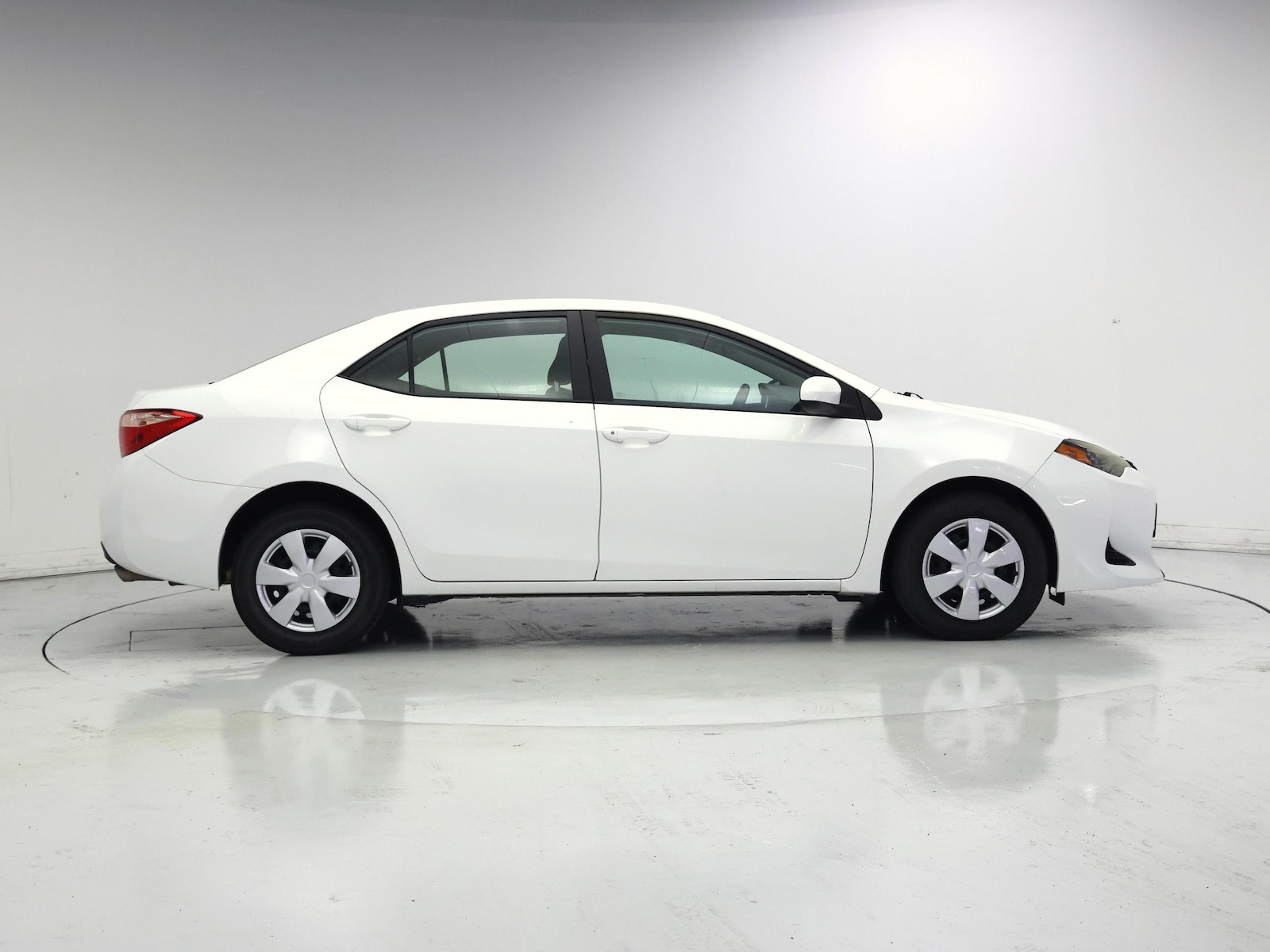 2017 Toyota Corolla L - Photo 8