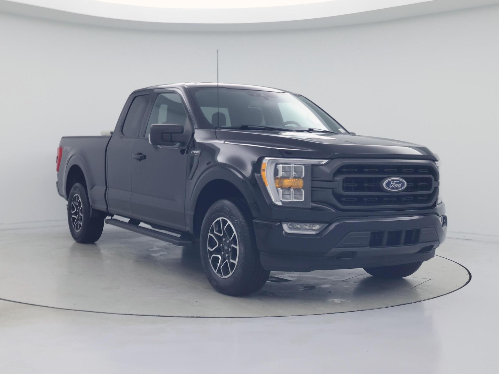 2021 Ford F-150 XLT - Photo 2