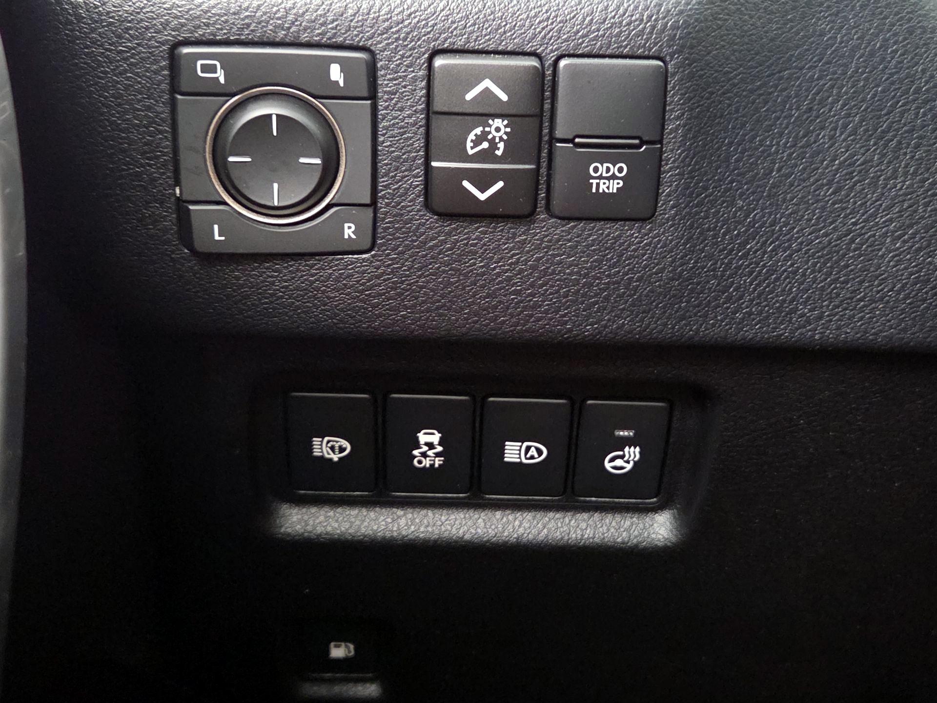 Thumbnail: 2023 Lexus GX - 13