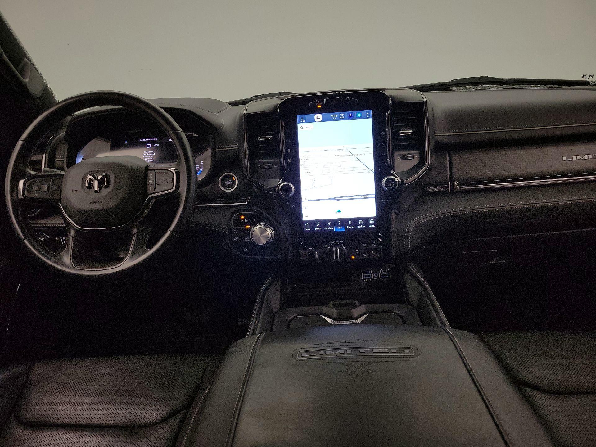 2023 RAM 1500 Rojo (Burgundy) Camioneta Todo terreno Automática