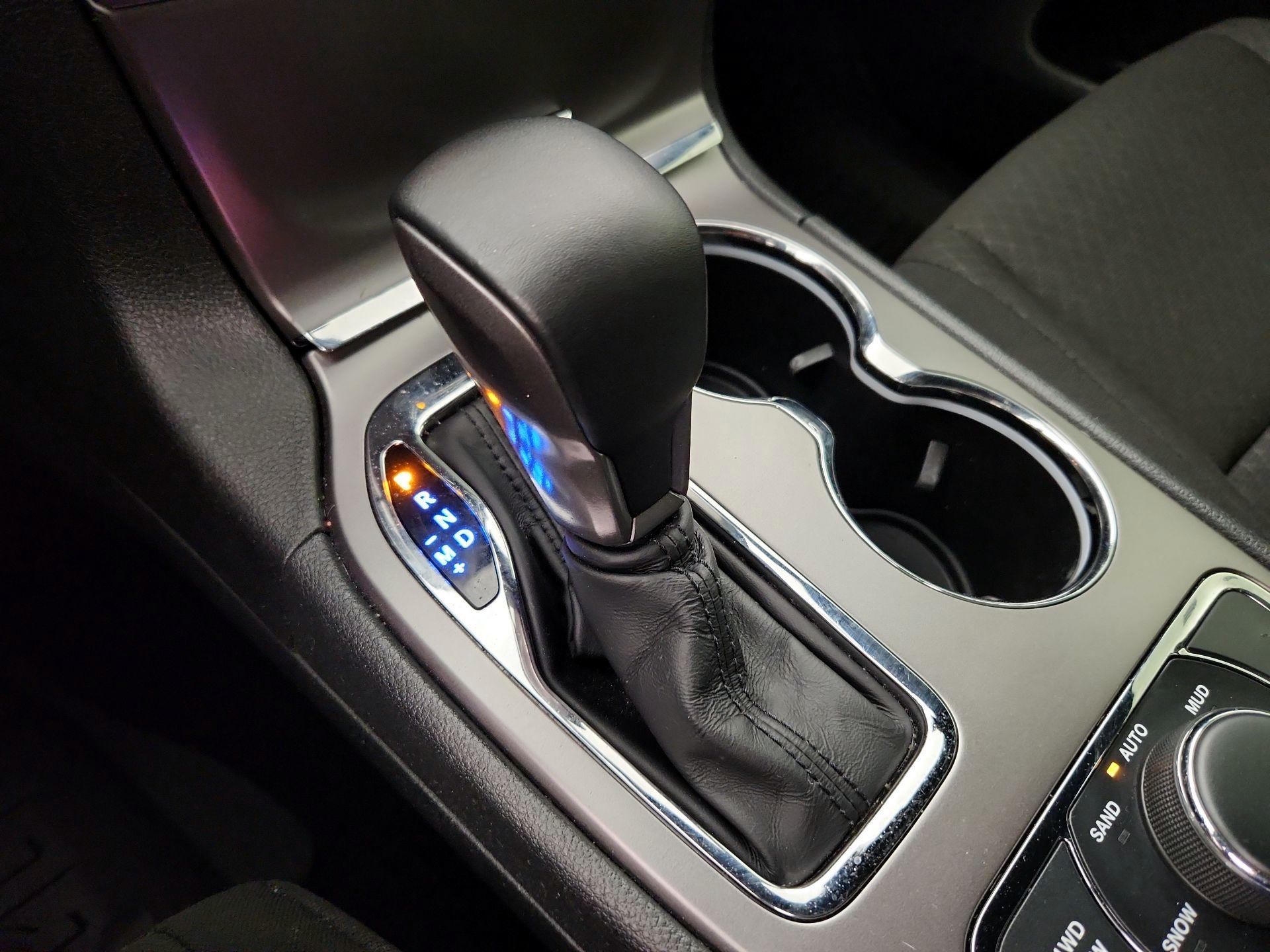 Thumbnail: 2019 Jeep Grand Cherokee - 17