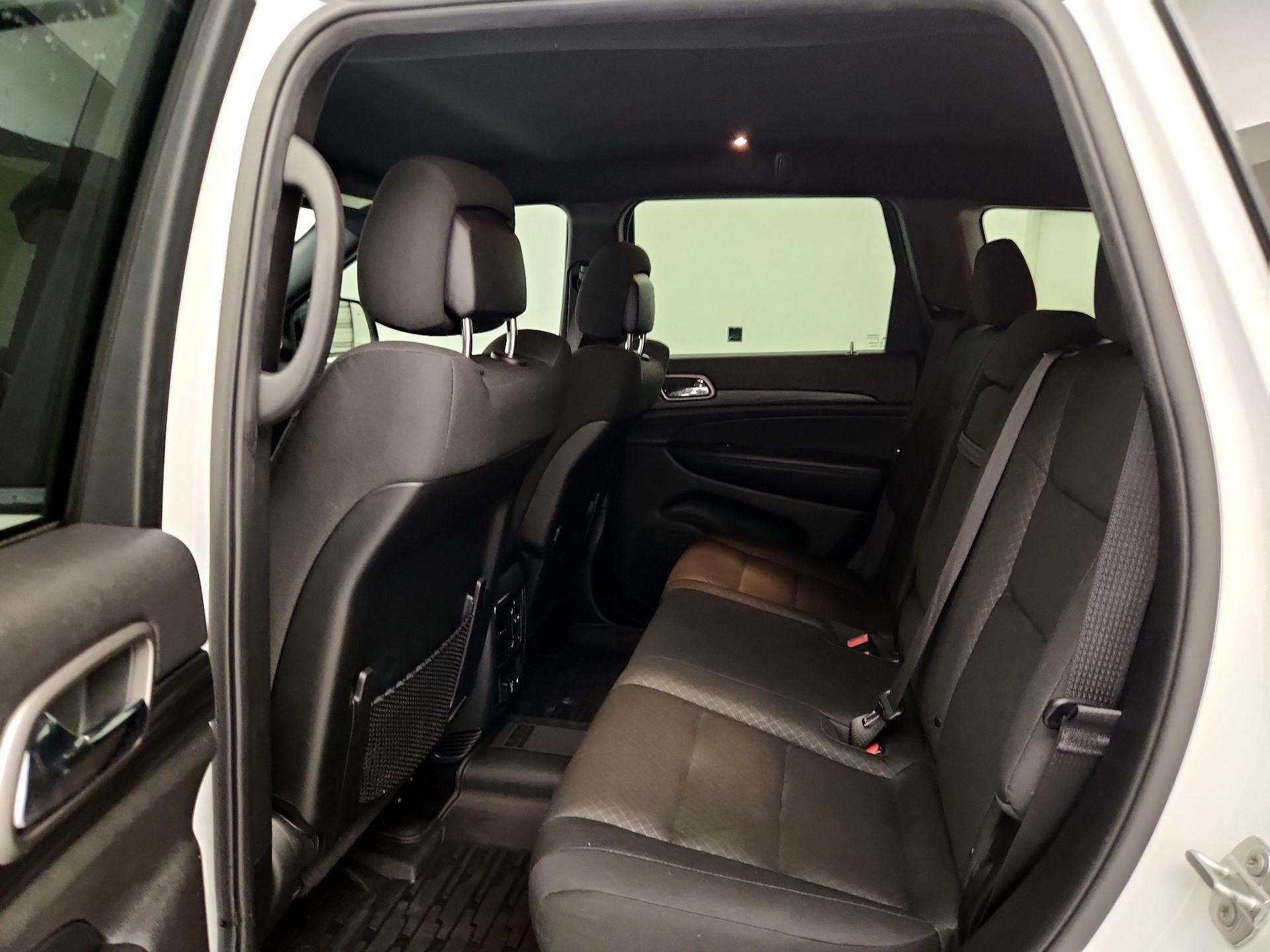 Thumbnail: 2019 Jeep Grand Cherokee - 18
