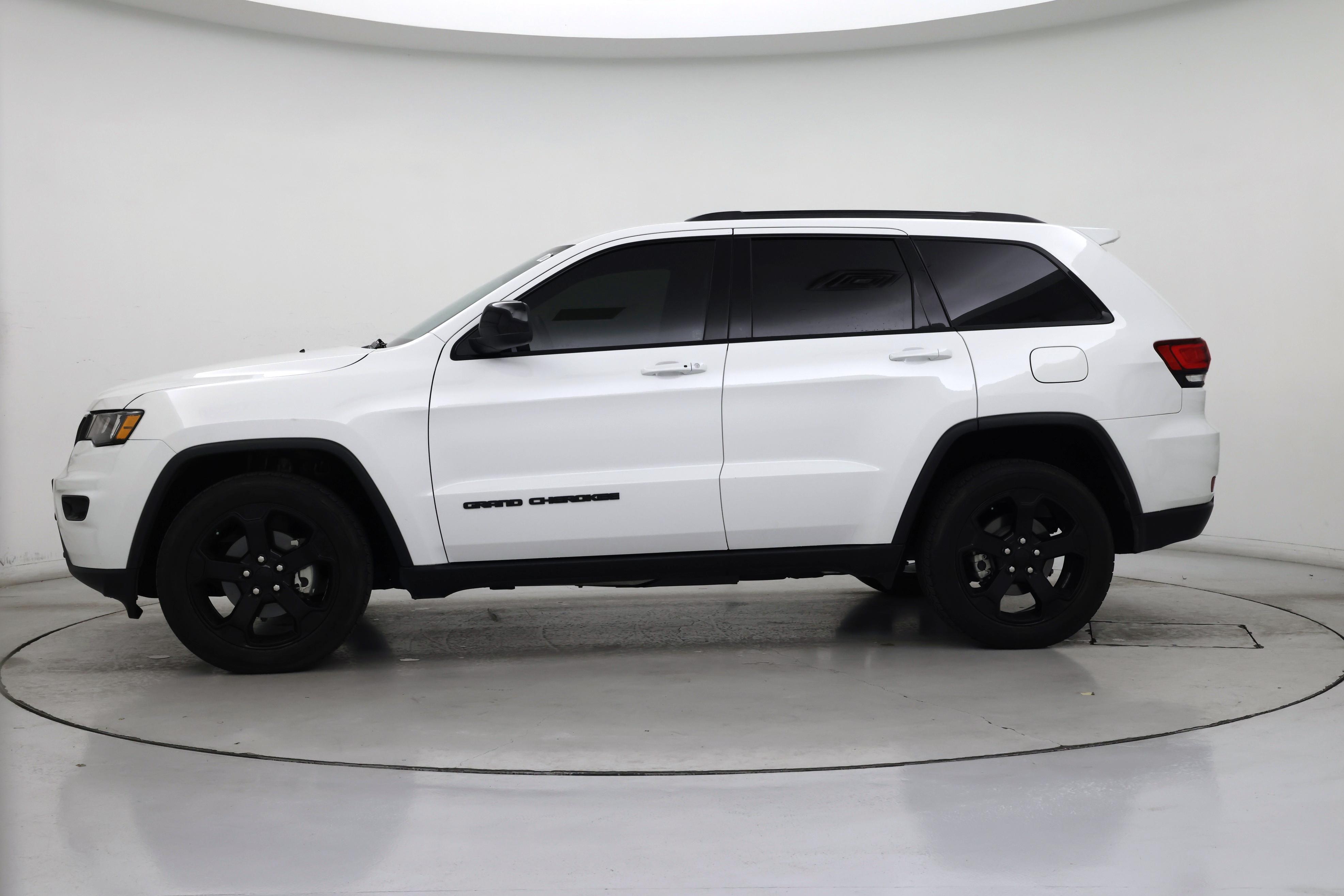 Thumbnail: 2019 Jeep Grand Cherokee - 3