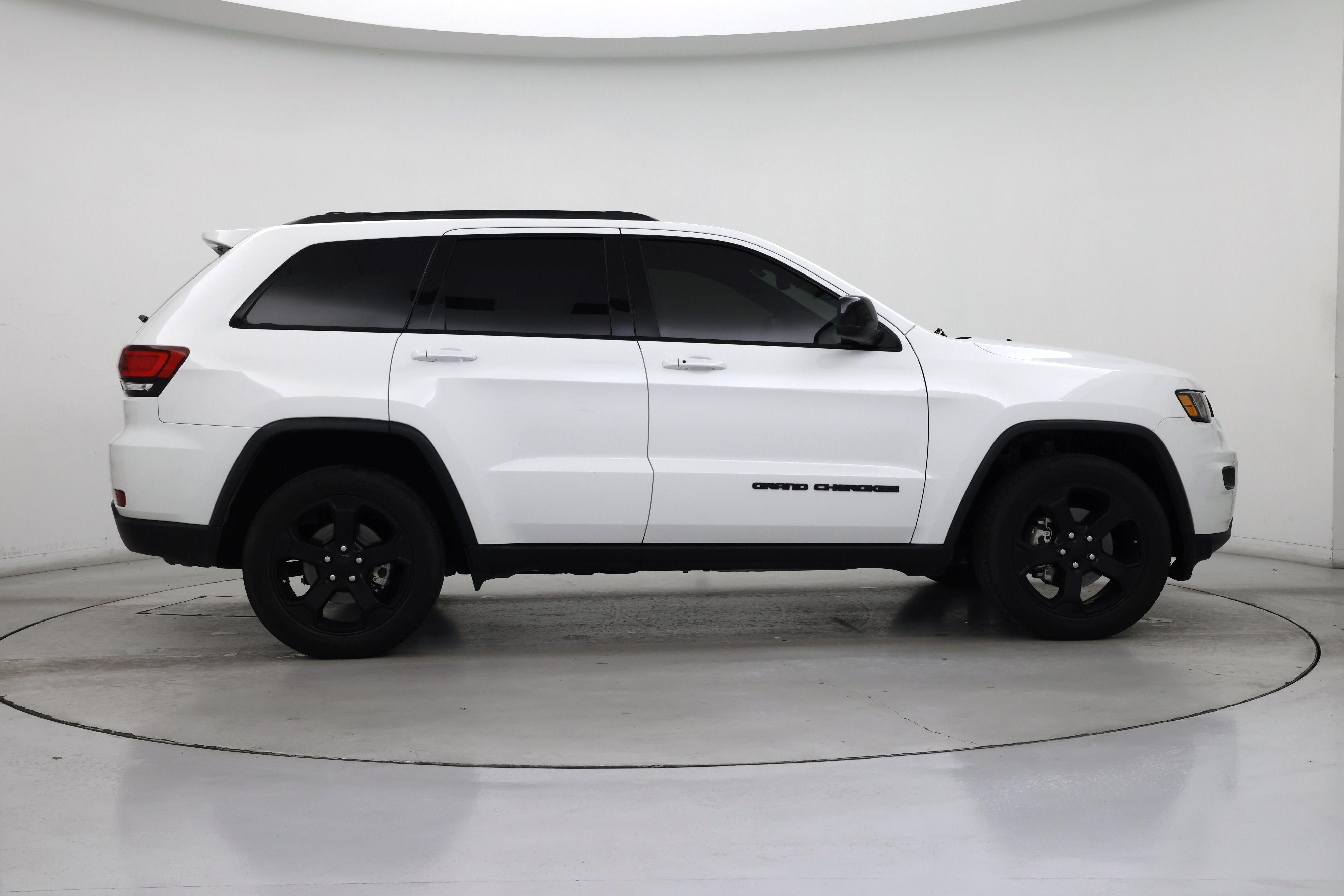Thumbnail: 2019 Jeep Grand Cherokee - 7