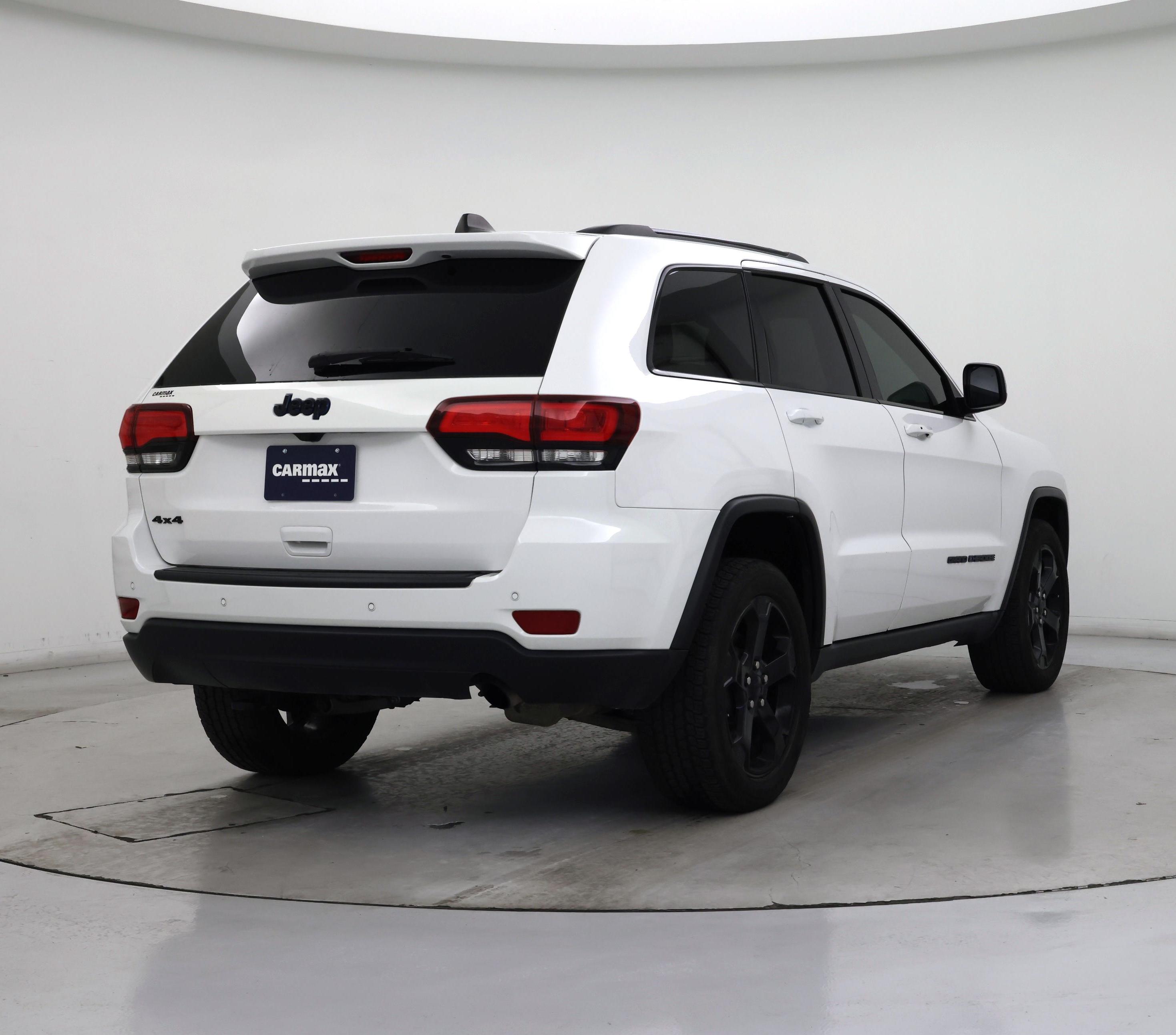 Thumbnail: 2019 Jeep Grand Cherokee - 8