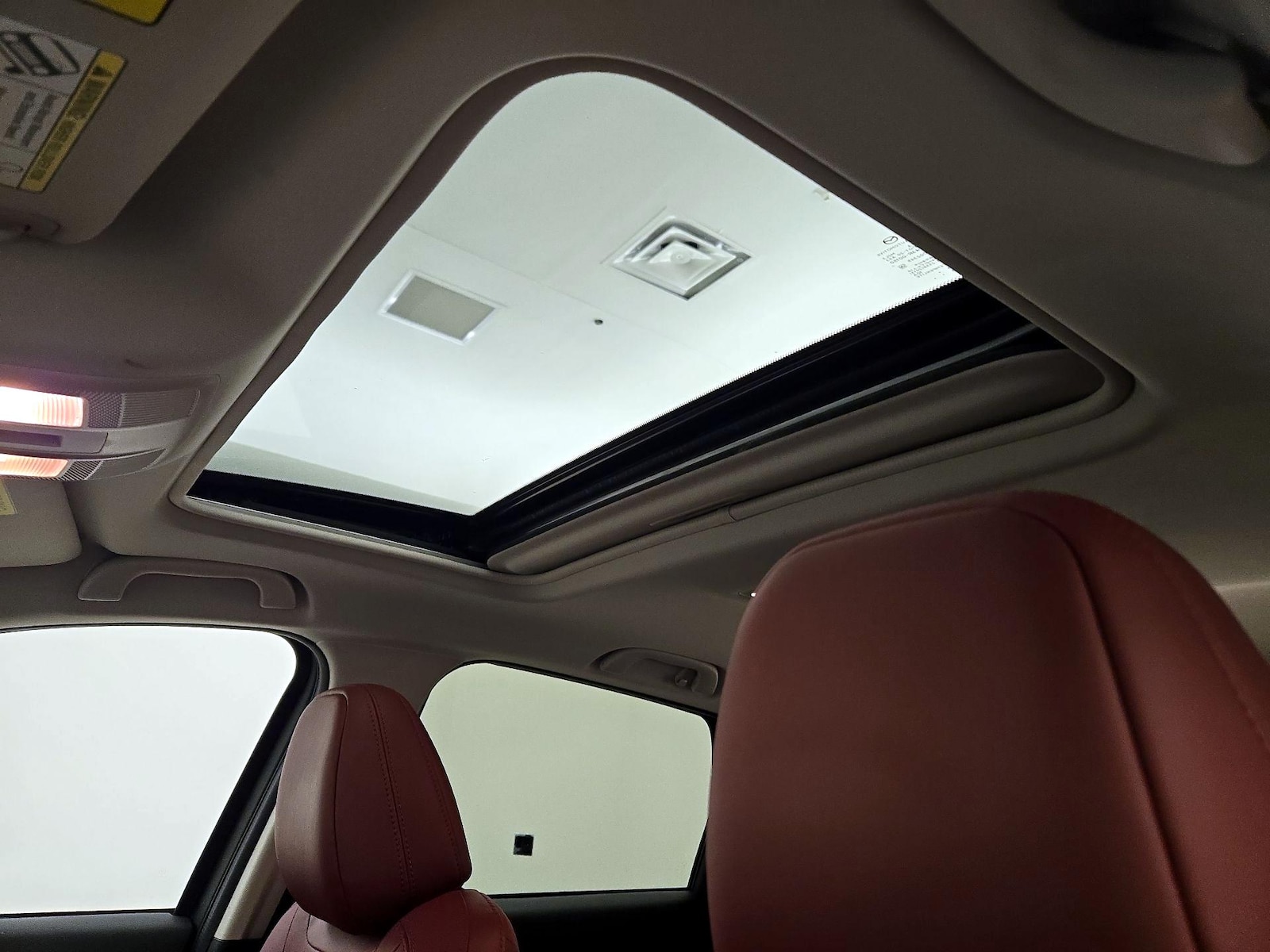 Sunroof(s) & Overhead Airbags