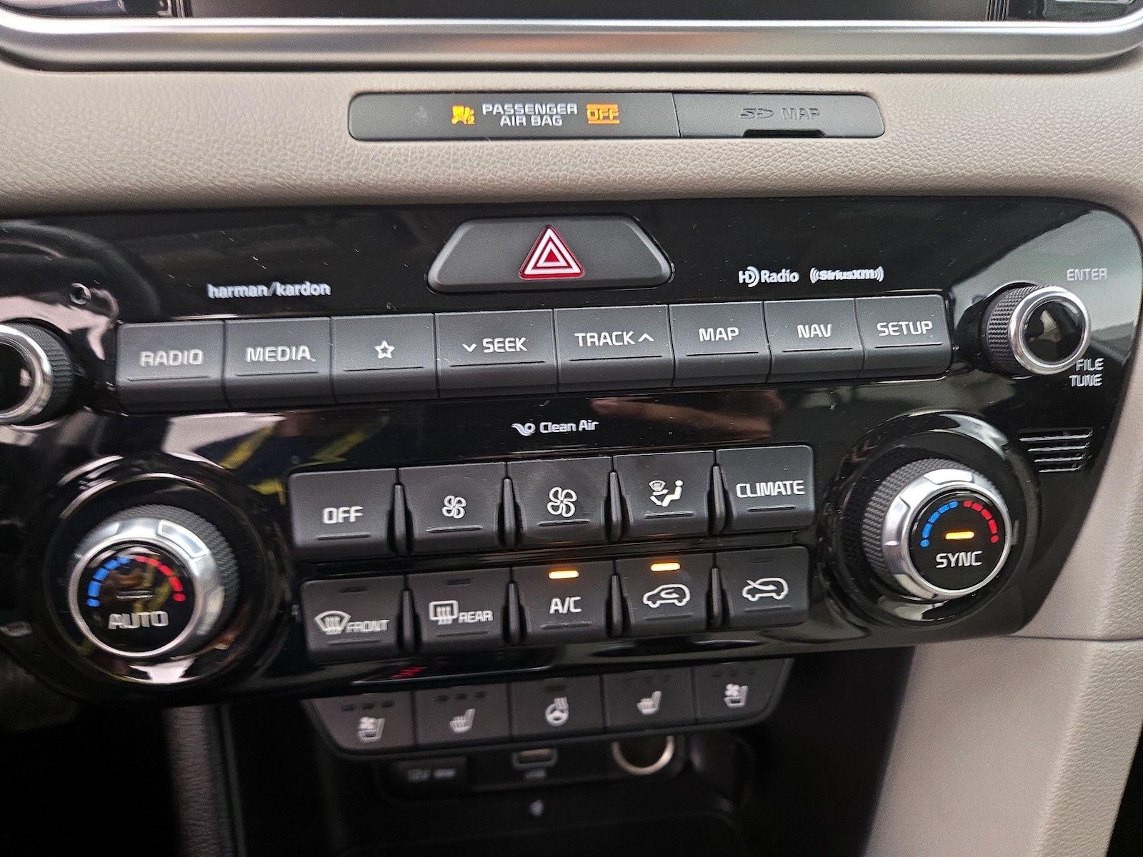 2020 Kia Sportage EX - Photo 18