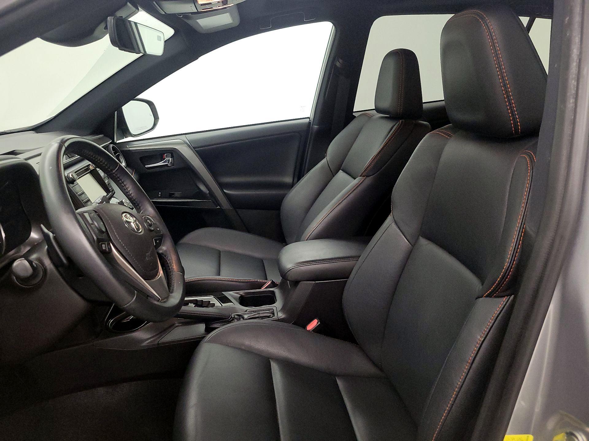 Thumbnail: 2018 Toyota RAV4 - 11