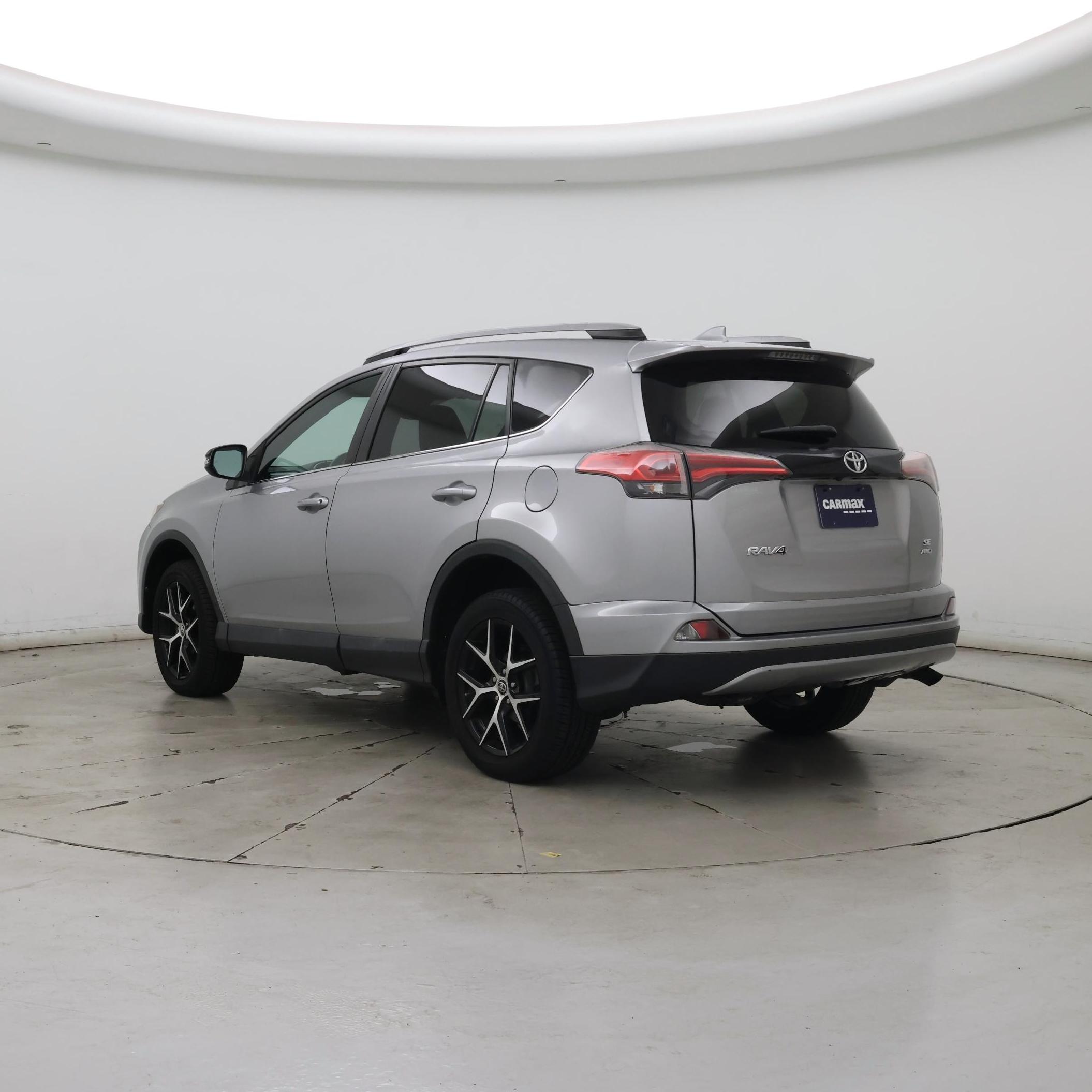 Thumbnail: 2018 Toyota RAV4 - 2