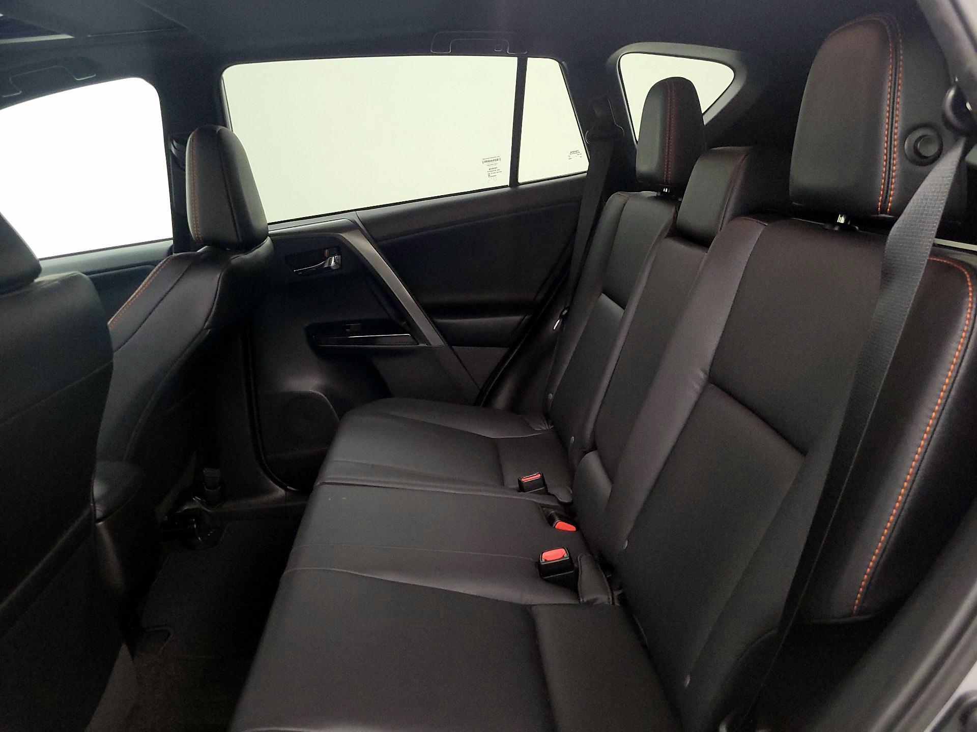 Thumbnail: 2018 Toyota RAV4 - 20
