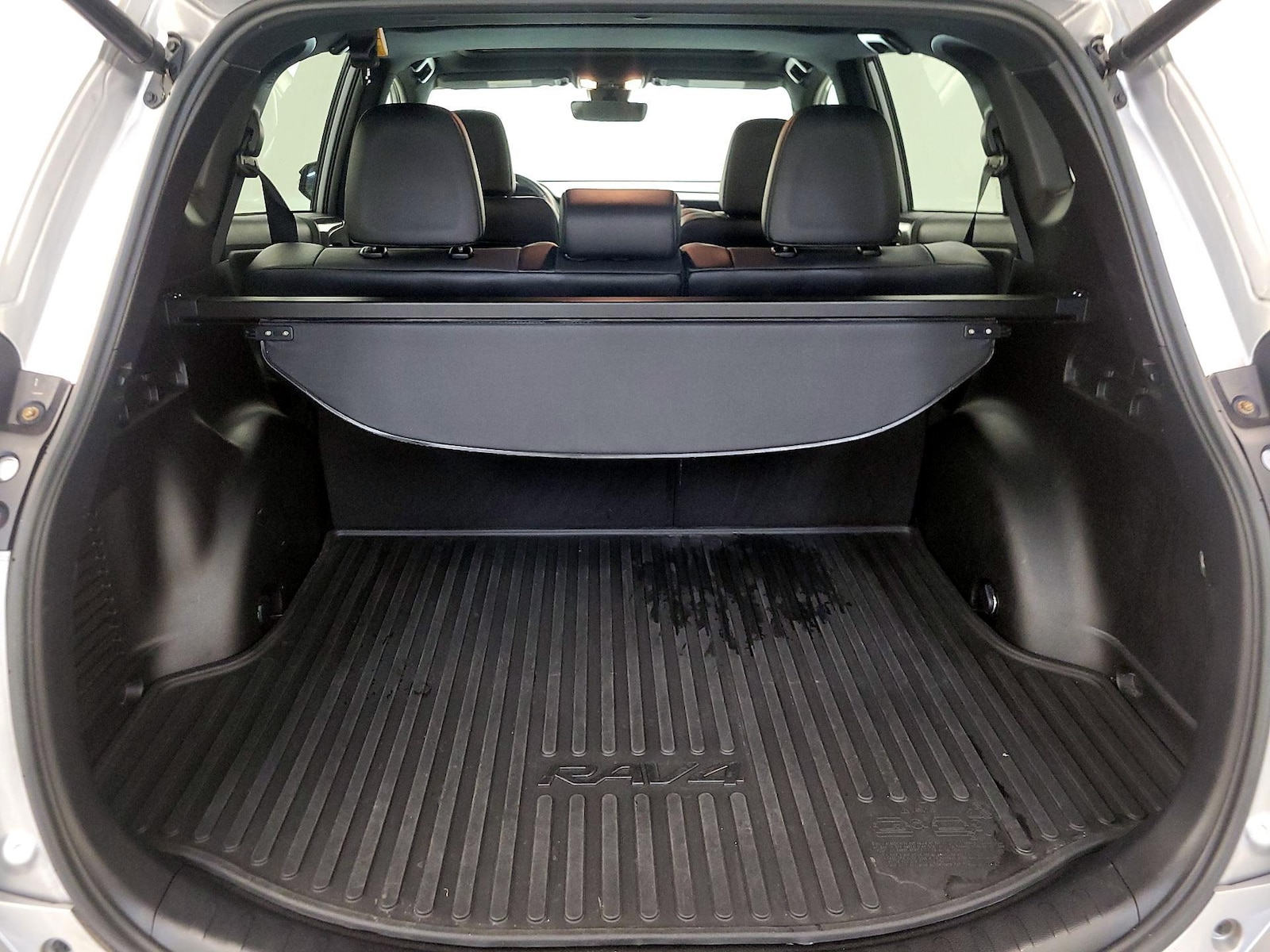 2018 Toyota RAV4 SE - Photo 22