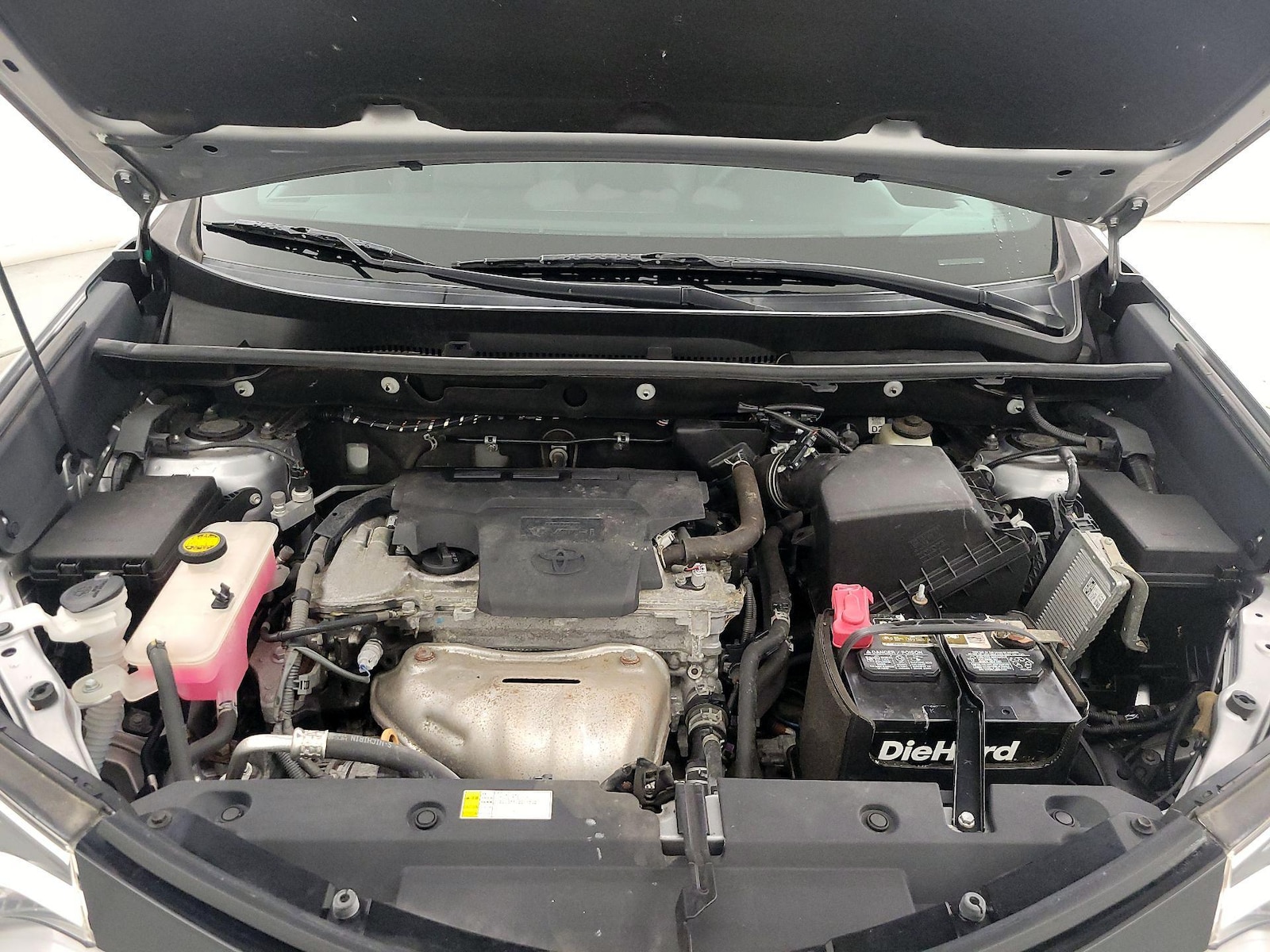 2018 Toyota RAV4 SE - Photo 23