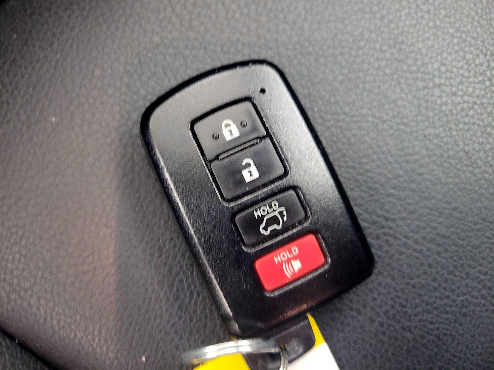2018 Toyota RAV4 SE - Photo 24