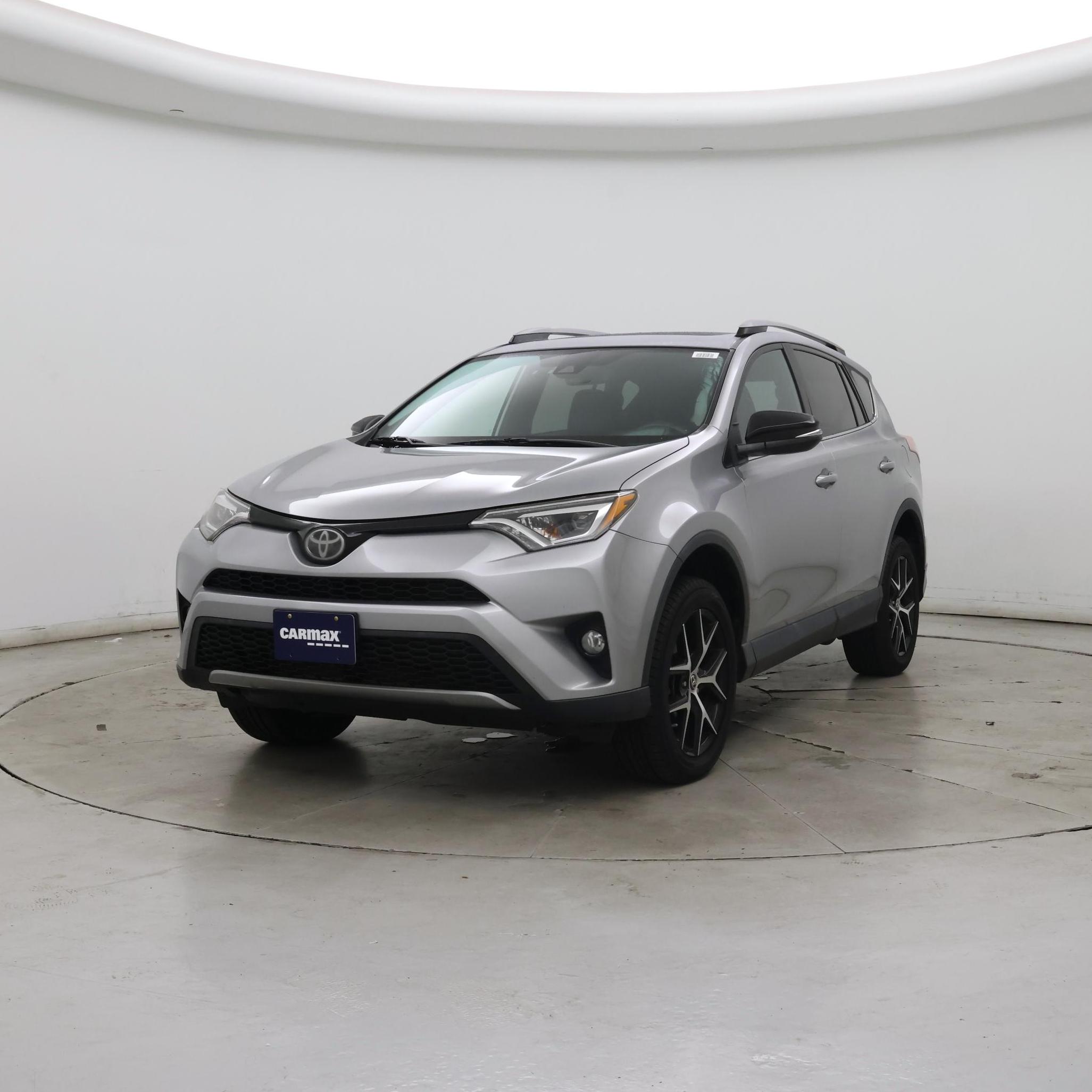 Thumbnail: 2018 Toyota RAV4 - 4