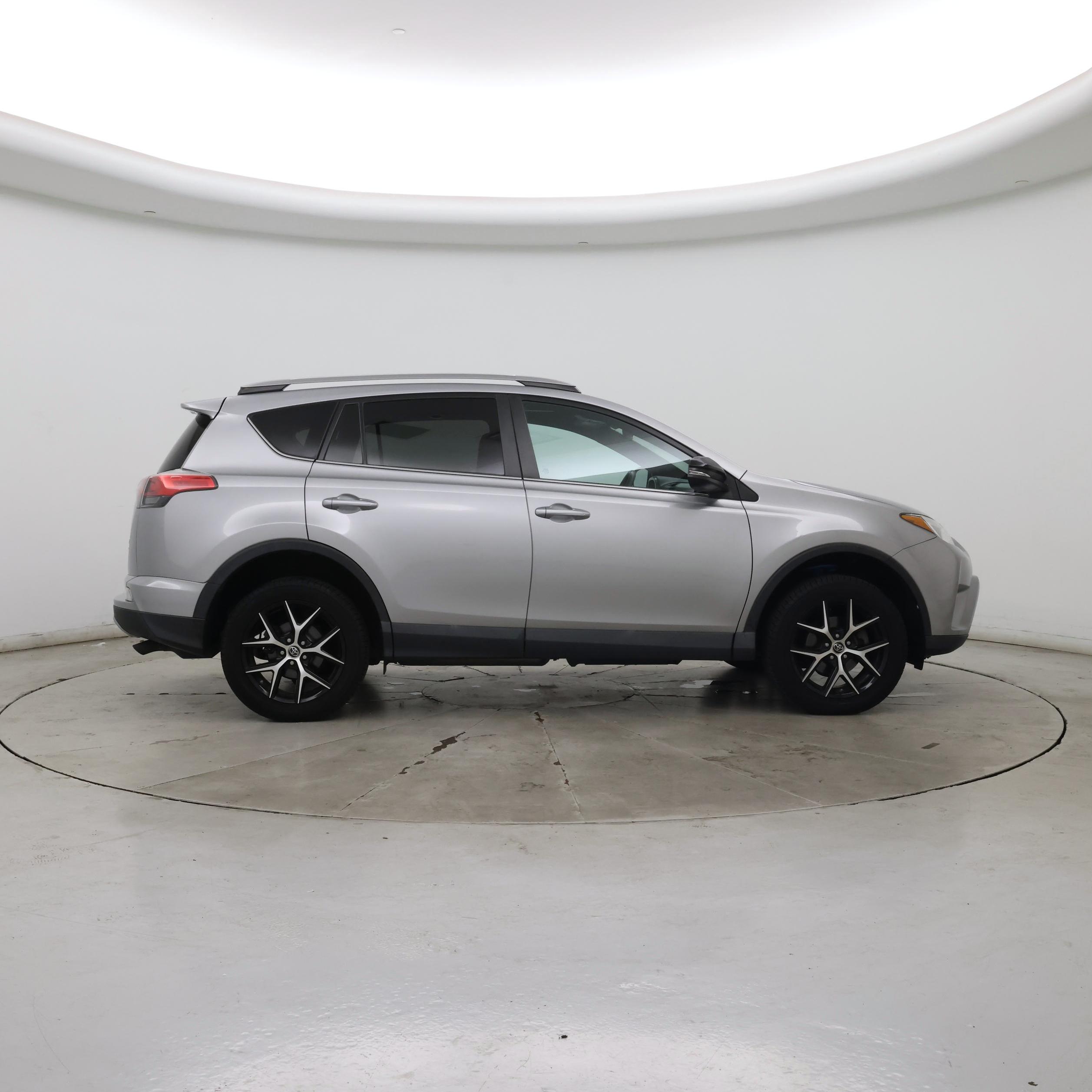 Thumbnail: 2018 Toyota RAV4 - 7