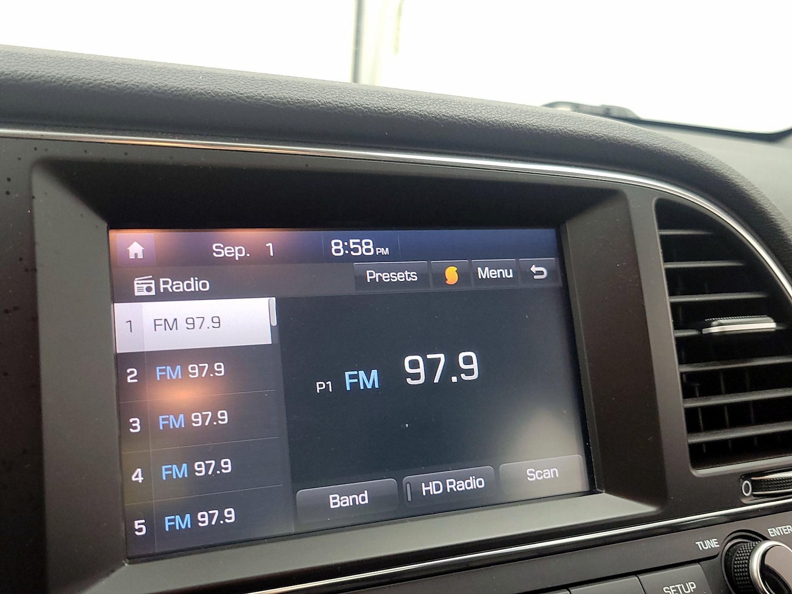 2018 Hyundai Elantra SEL - Photo 16