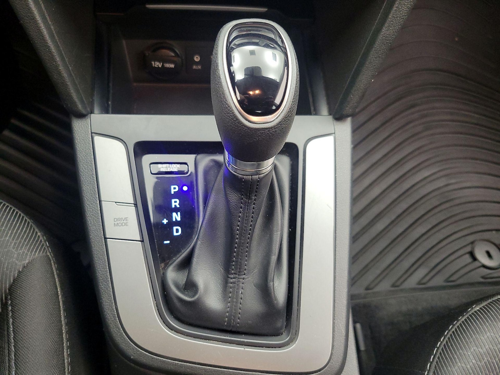 2018 Hyundai Elantra SEL - Photo 18