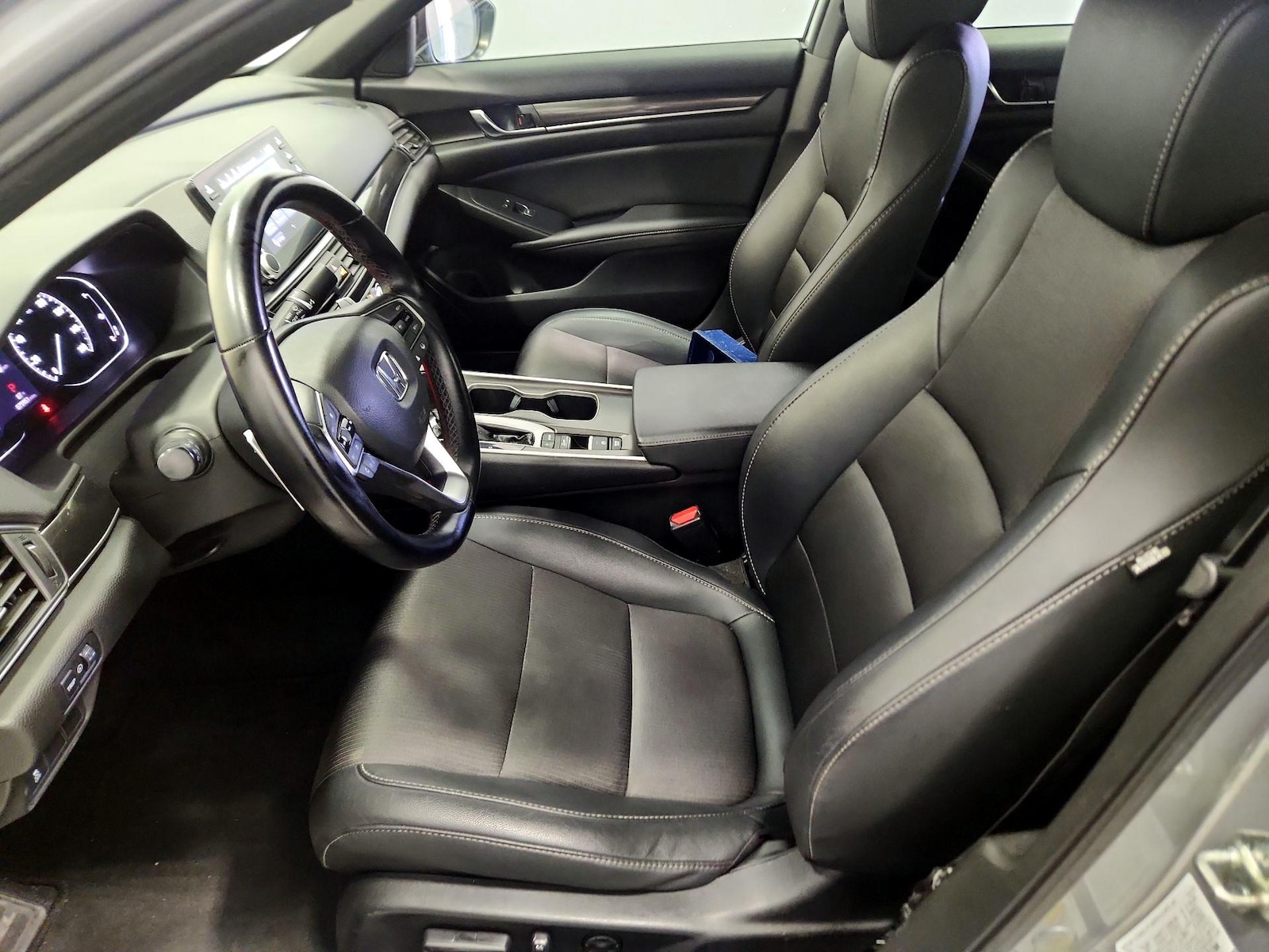 Power Seat(s) & Side Airbags