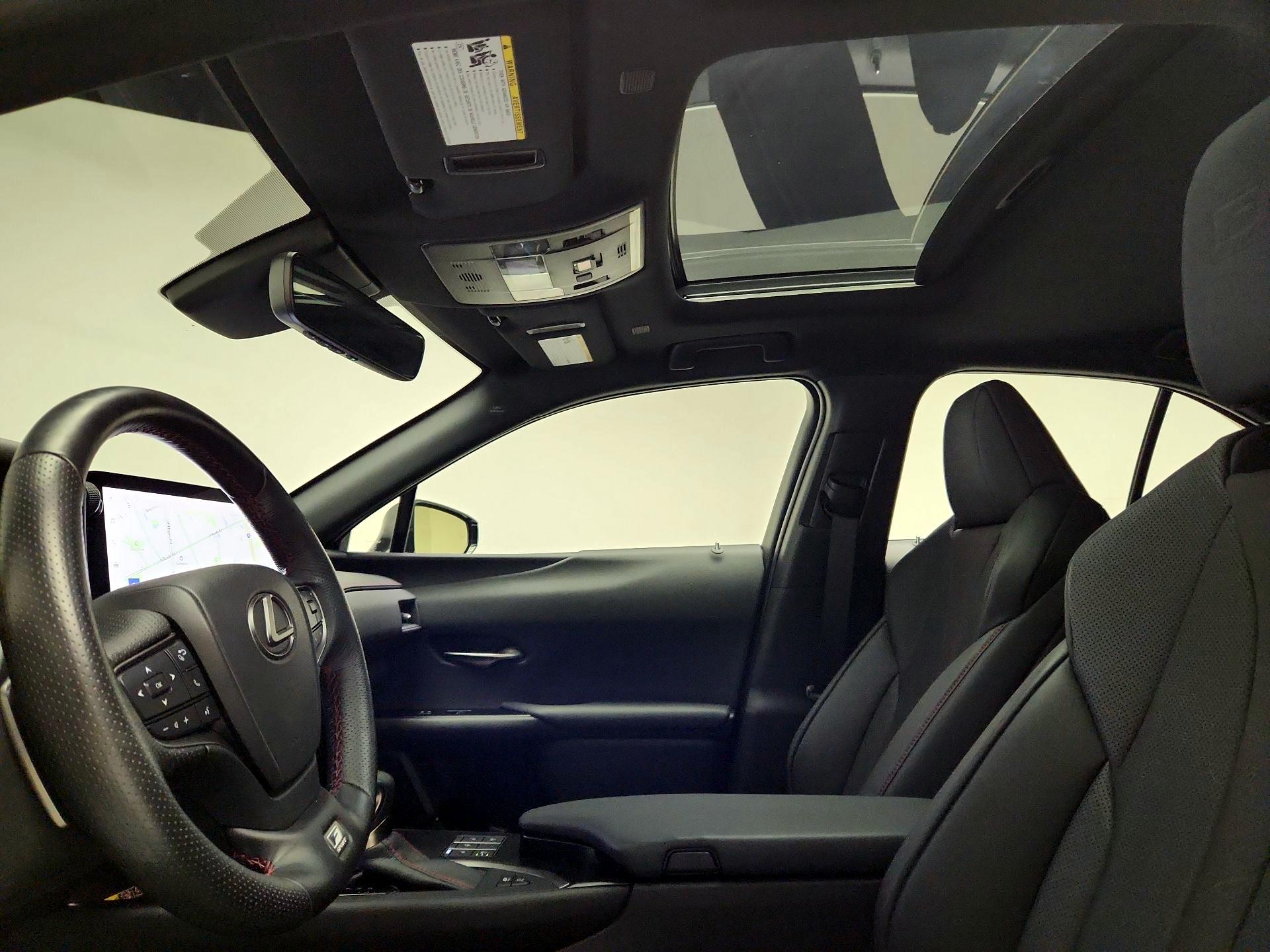 Thumbnail: 2023 Lexus UX - 18