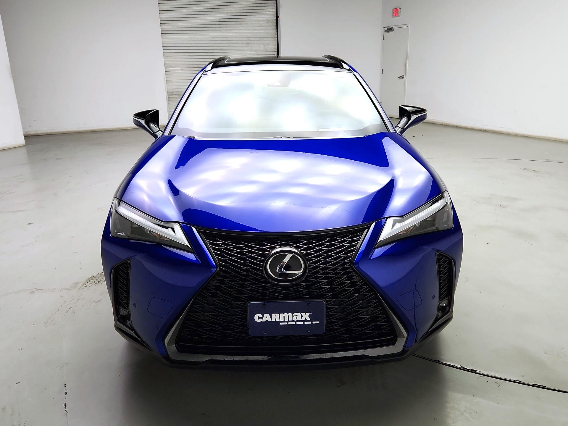 Thumbnail: 2023 Lexus UX - 2