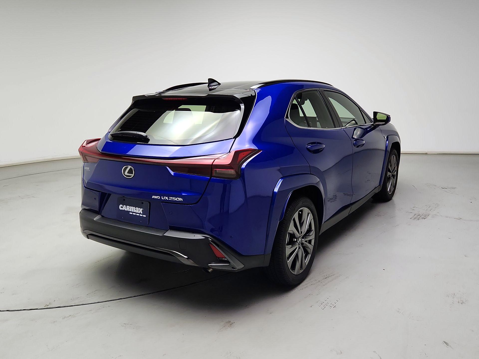 Thumbnail: 2023 Lexus UX - 5