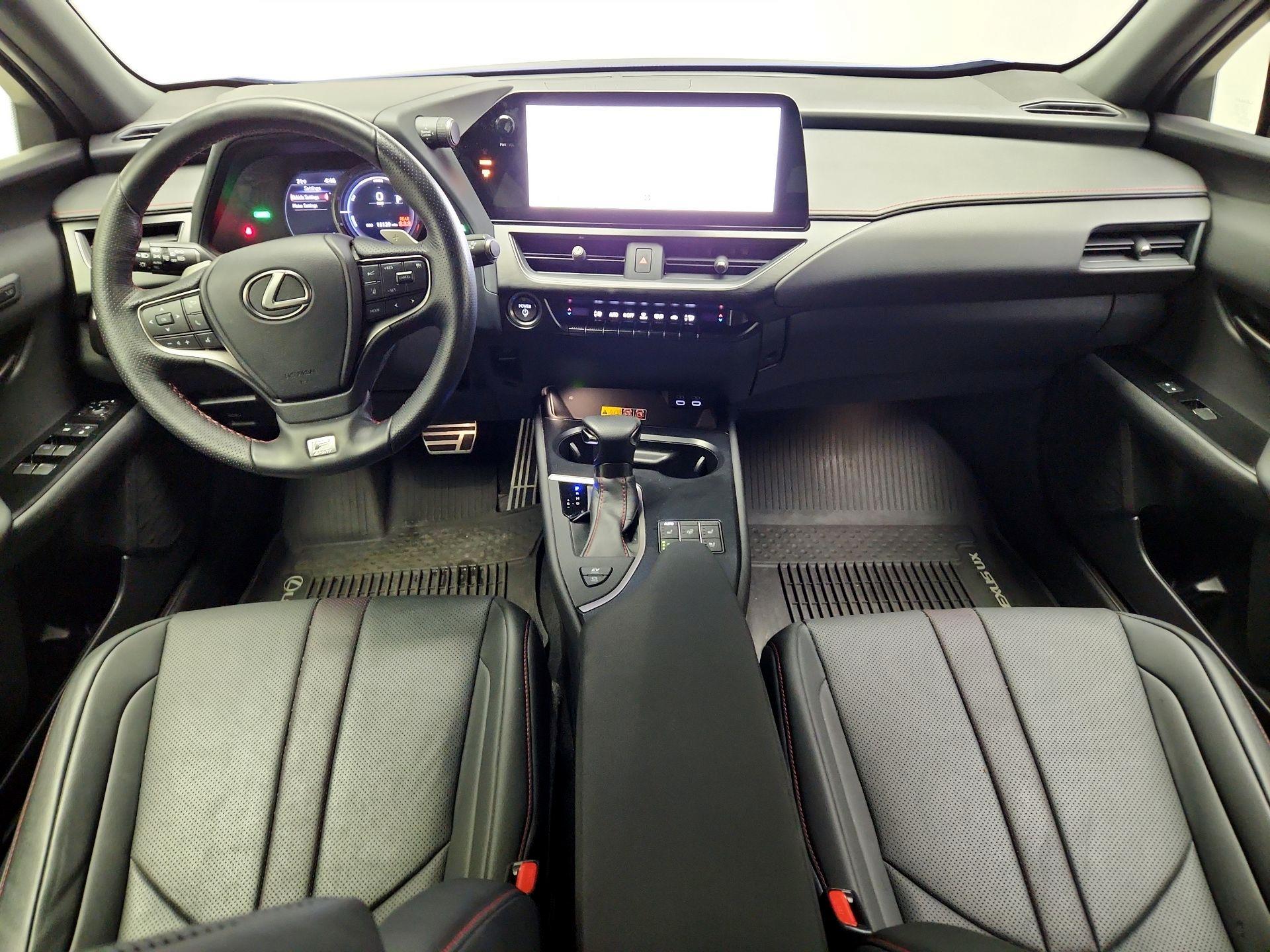 Thumbnail: 2023 Lexus UX - 8