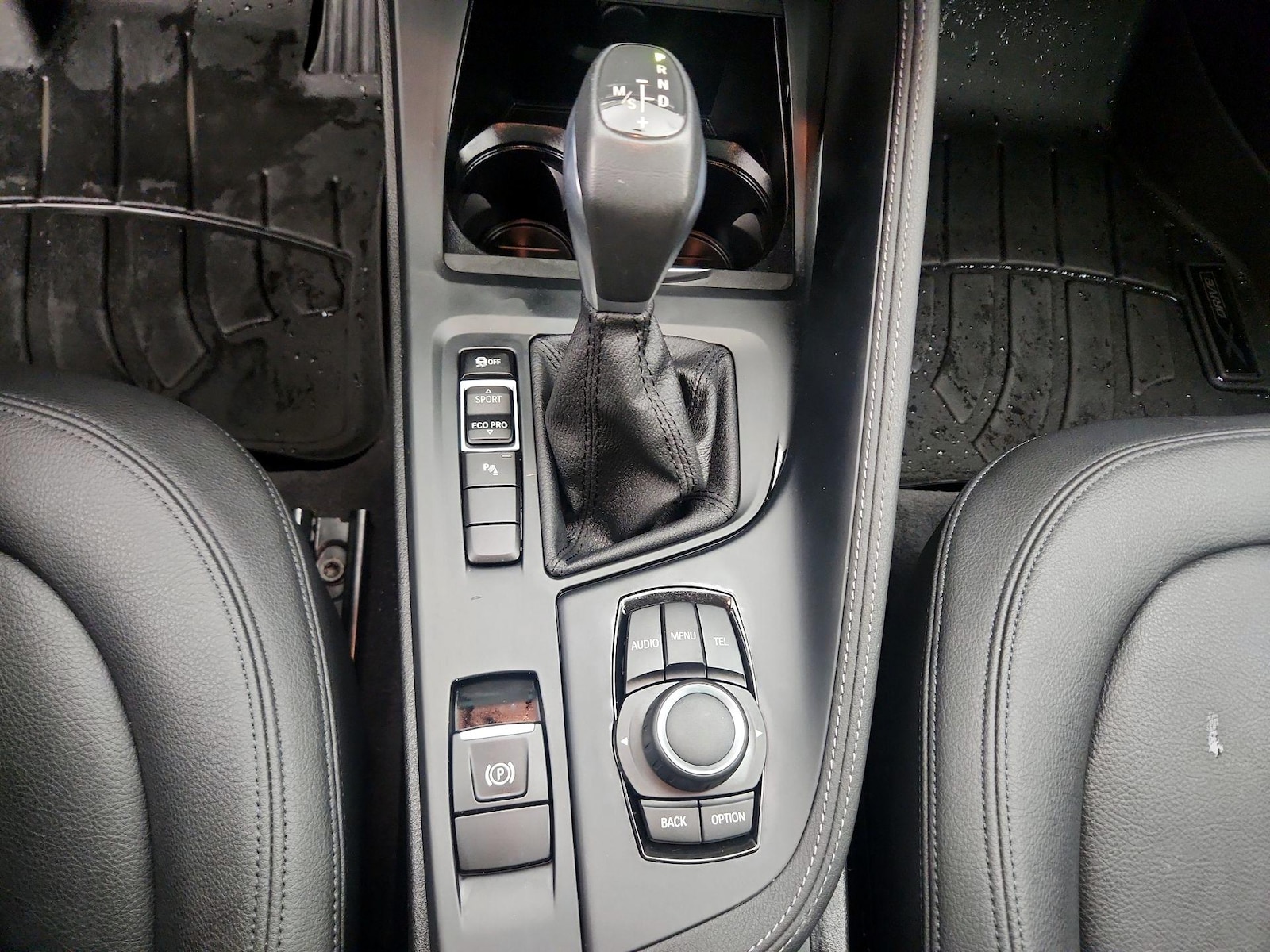 2017 BMW X1 28i - Photo 18