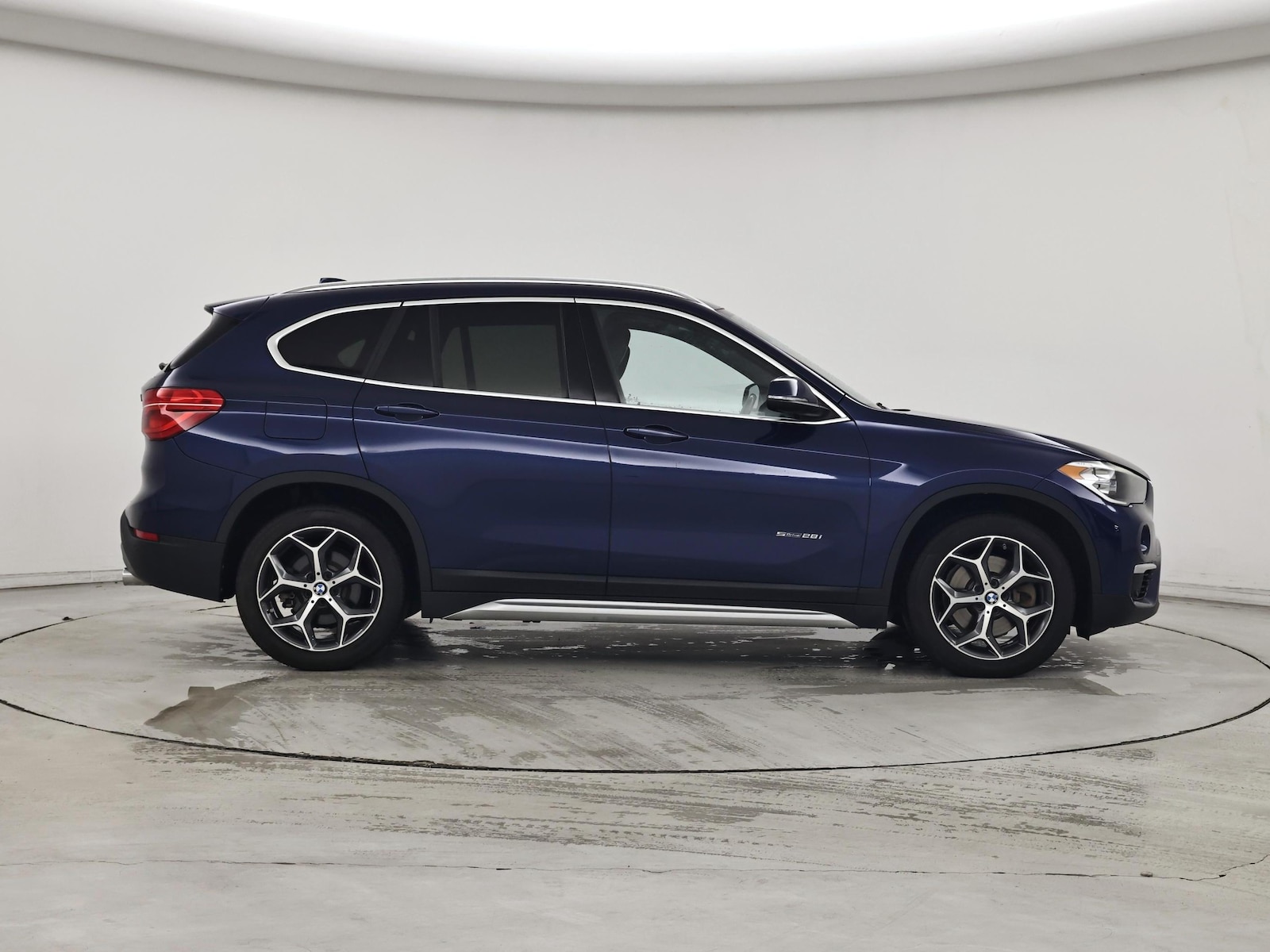 2017 BMW X1 28i - Photo 8