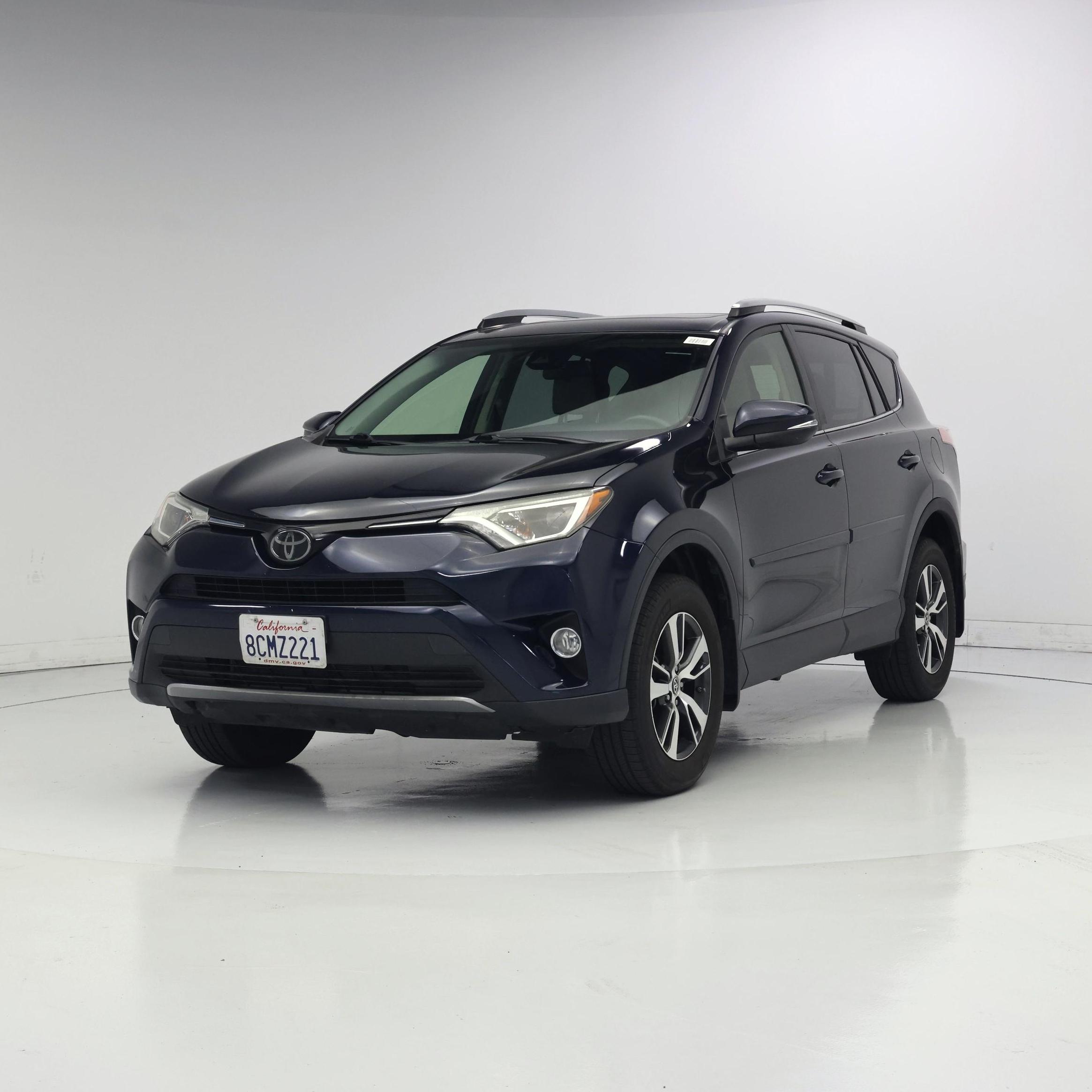 Thumbnail: 2018 Toyota RAV4 - 4