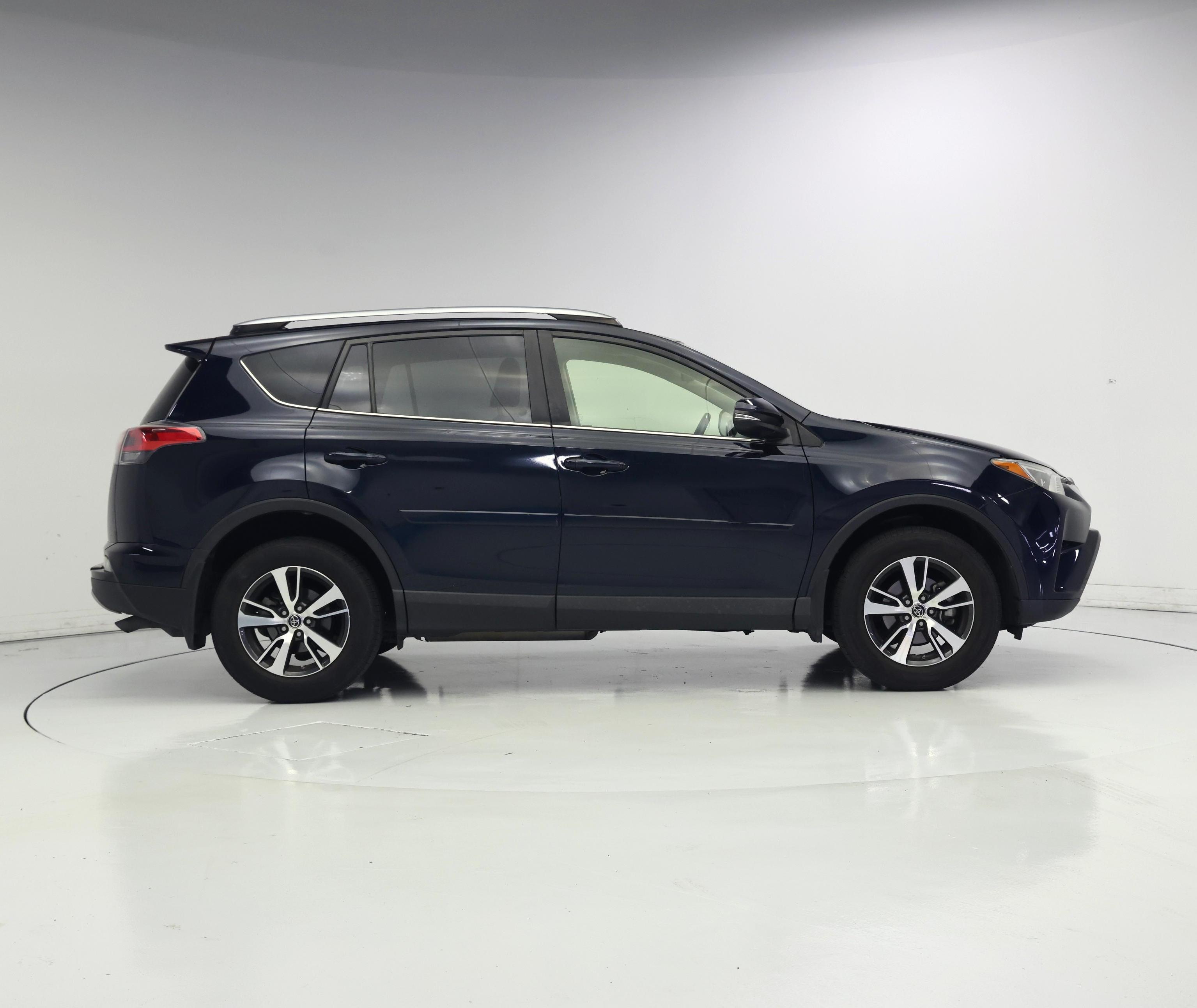 Thumbnail: 2018 Toyota RAV4 - 7