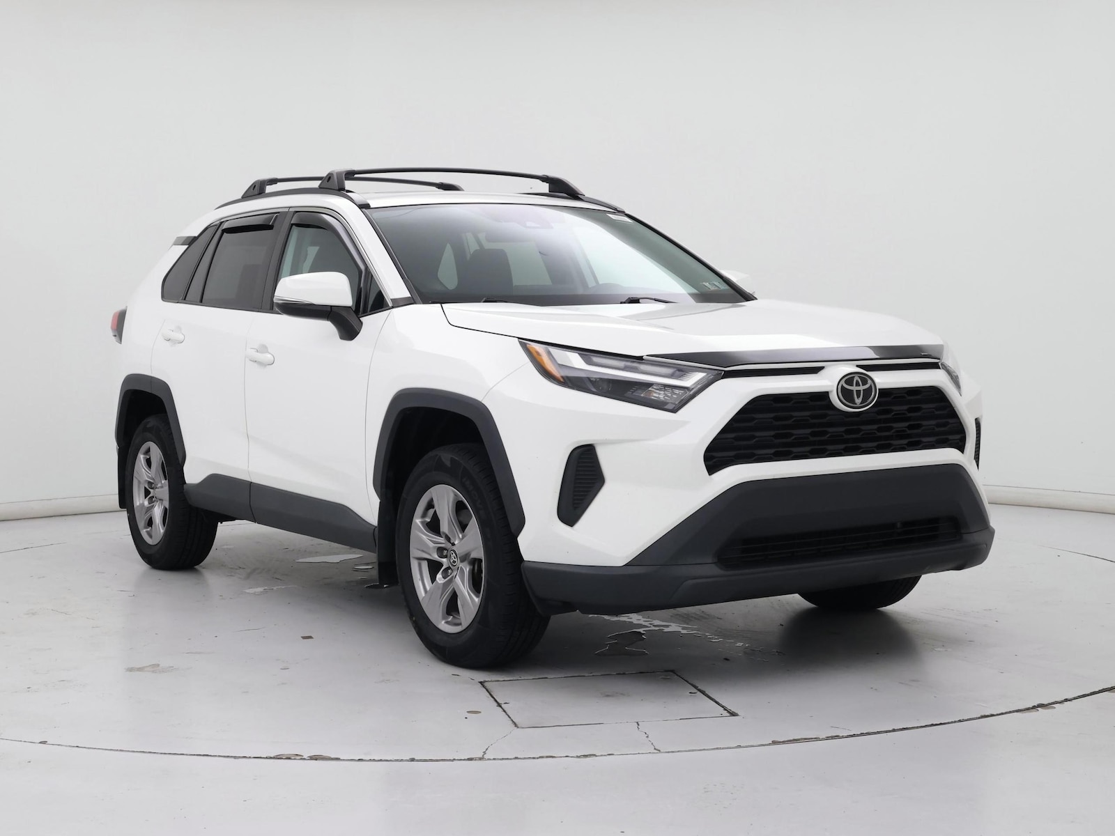 2022 Toyota RAV4 XLE - Photo 2