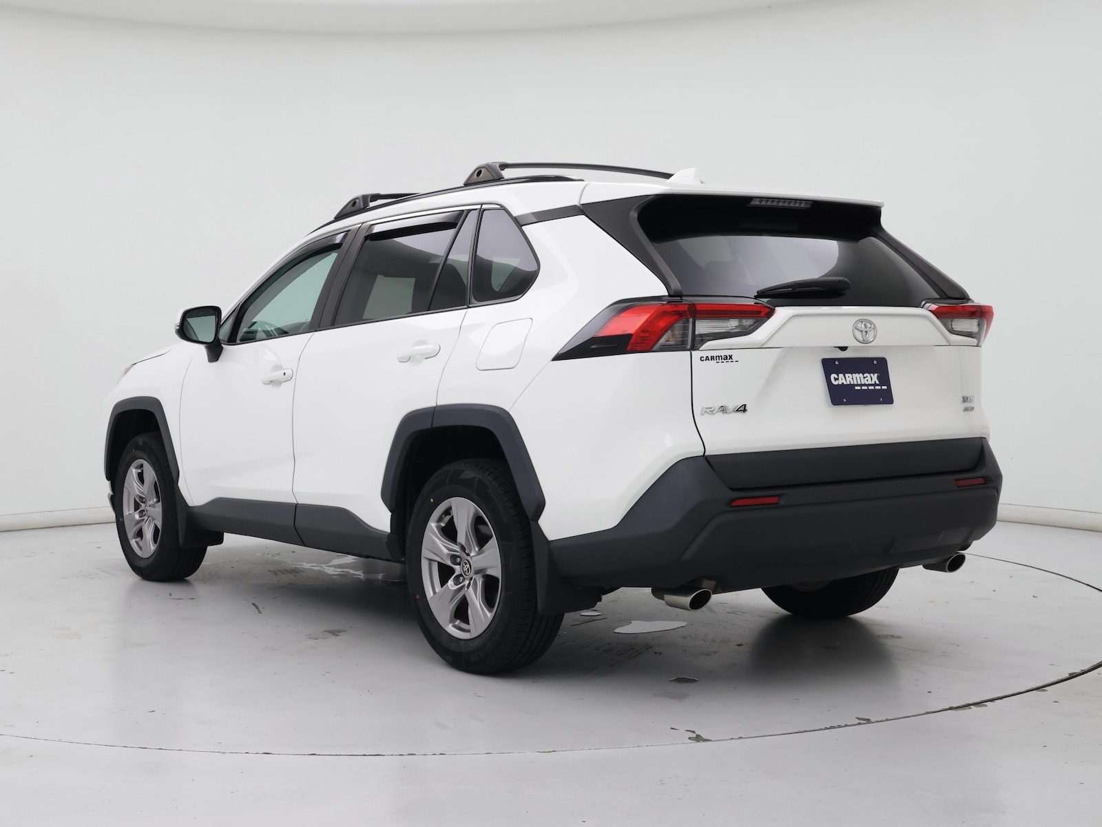 2022 Toyota RAV4 XLE - Photo 3