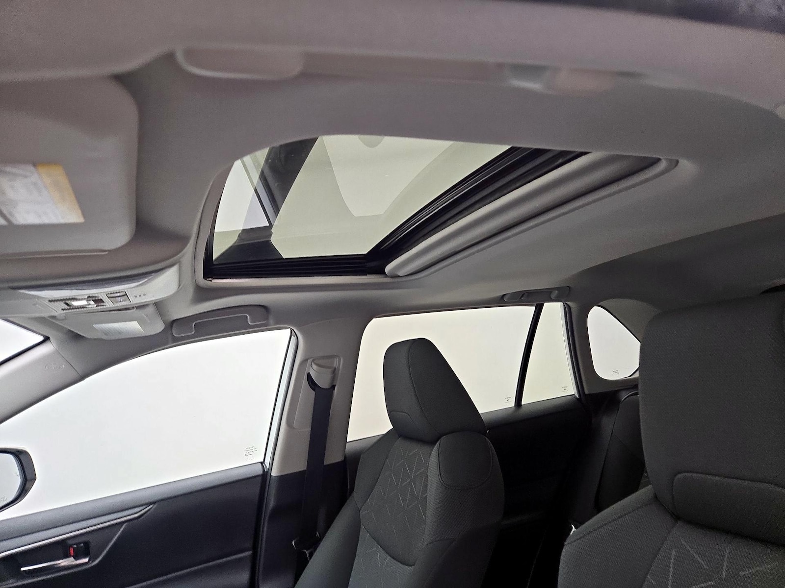 2022 Toyota RAV4 XLE - Photo 20