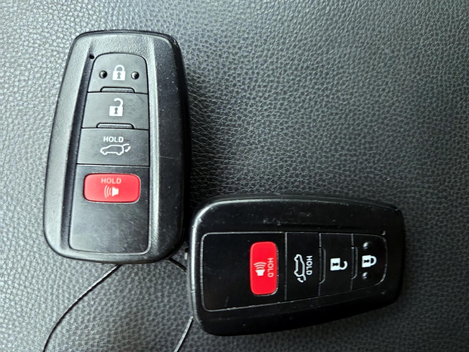 2022 Toyota RAV4 XLE - Photo 24