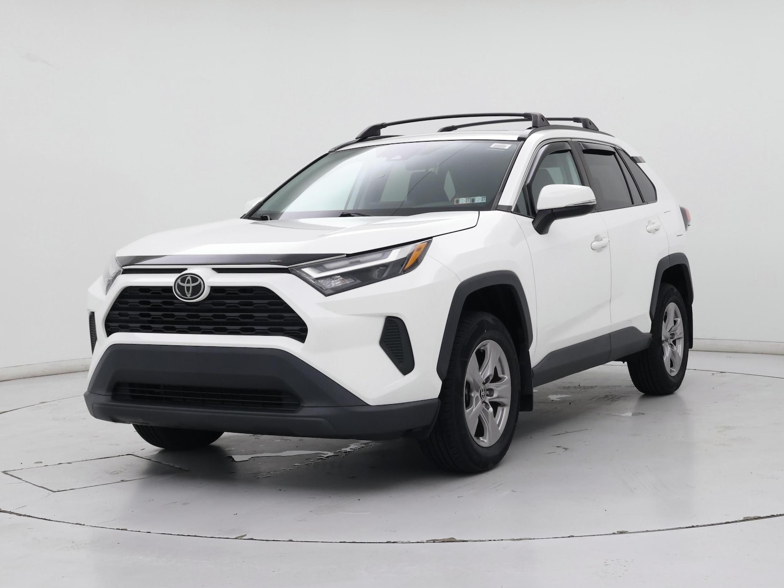 2022 Toyota RAV4 XLE - Photo 5