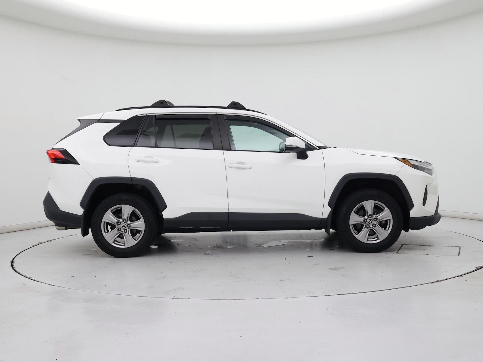 2022 Toyota RAV4 XLE - Photo 8